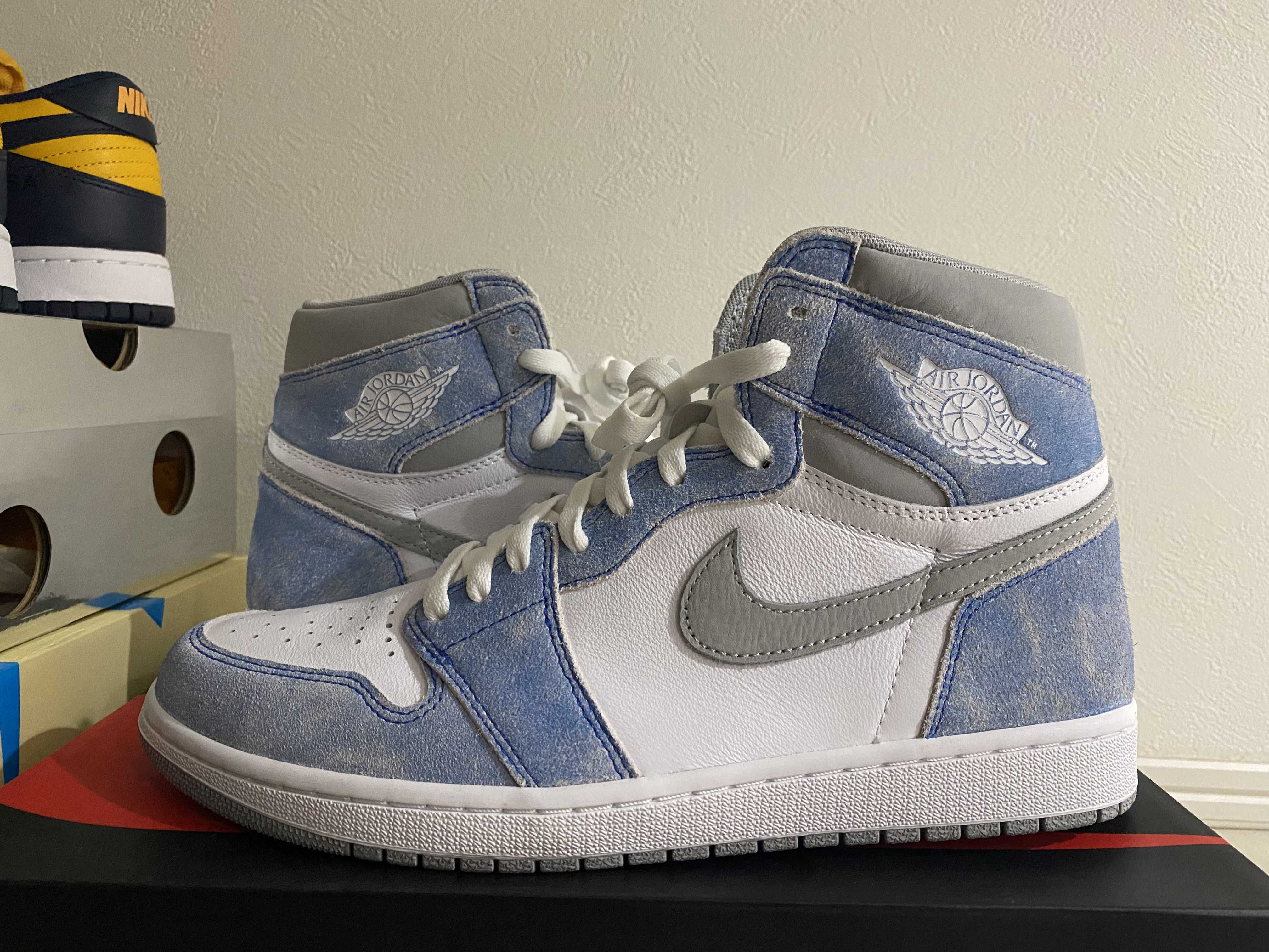 Nike Air Jordan 1 High OG "Hyper Royal"