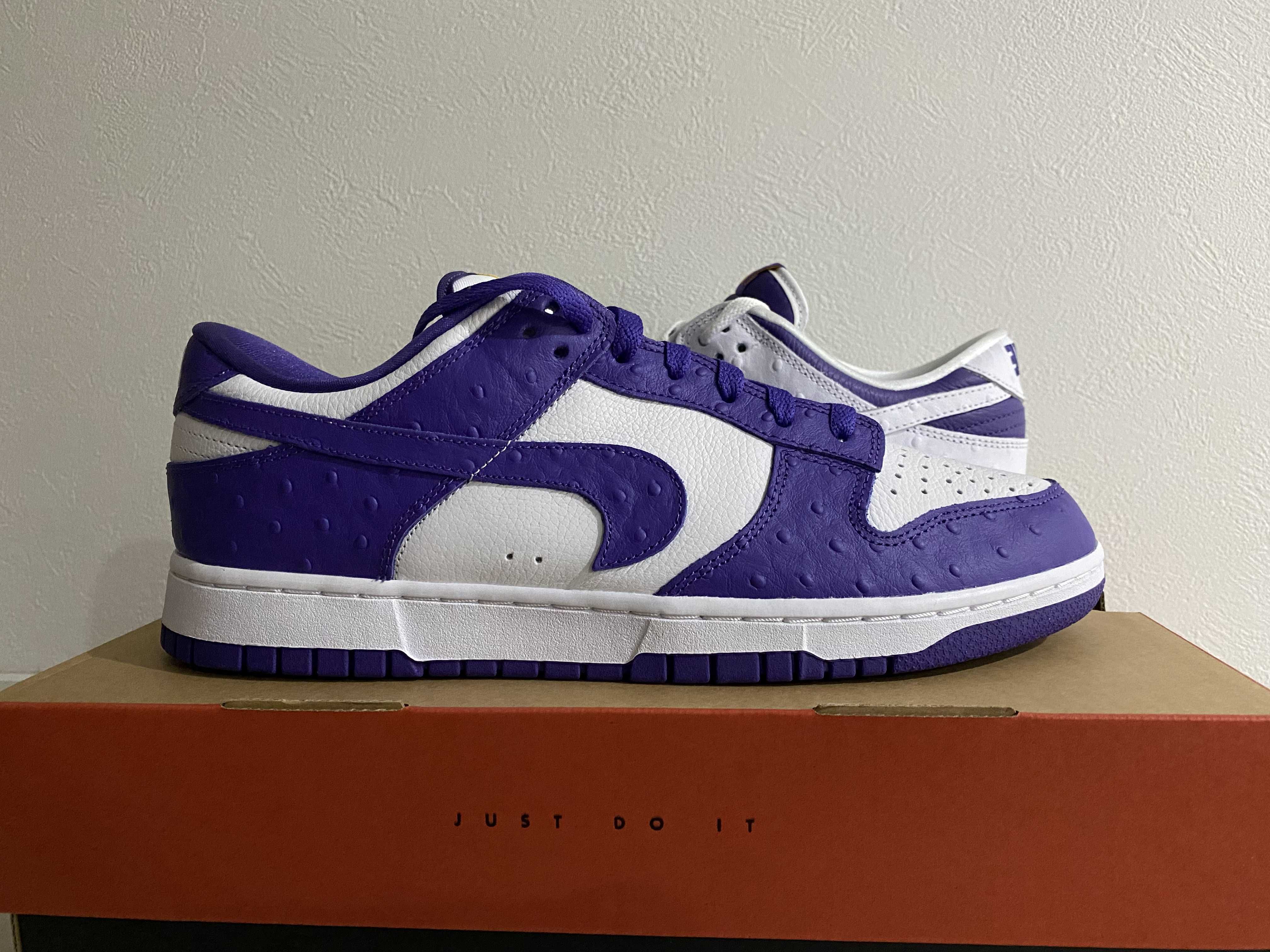 Nike Women's Dunk Low "Made You Look"