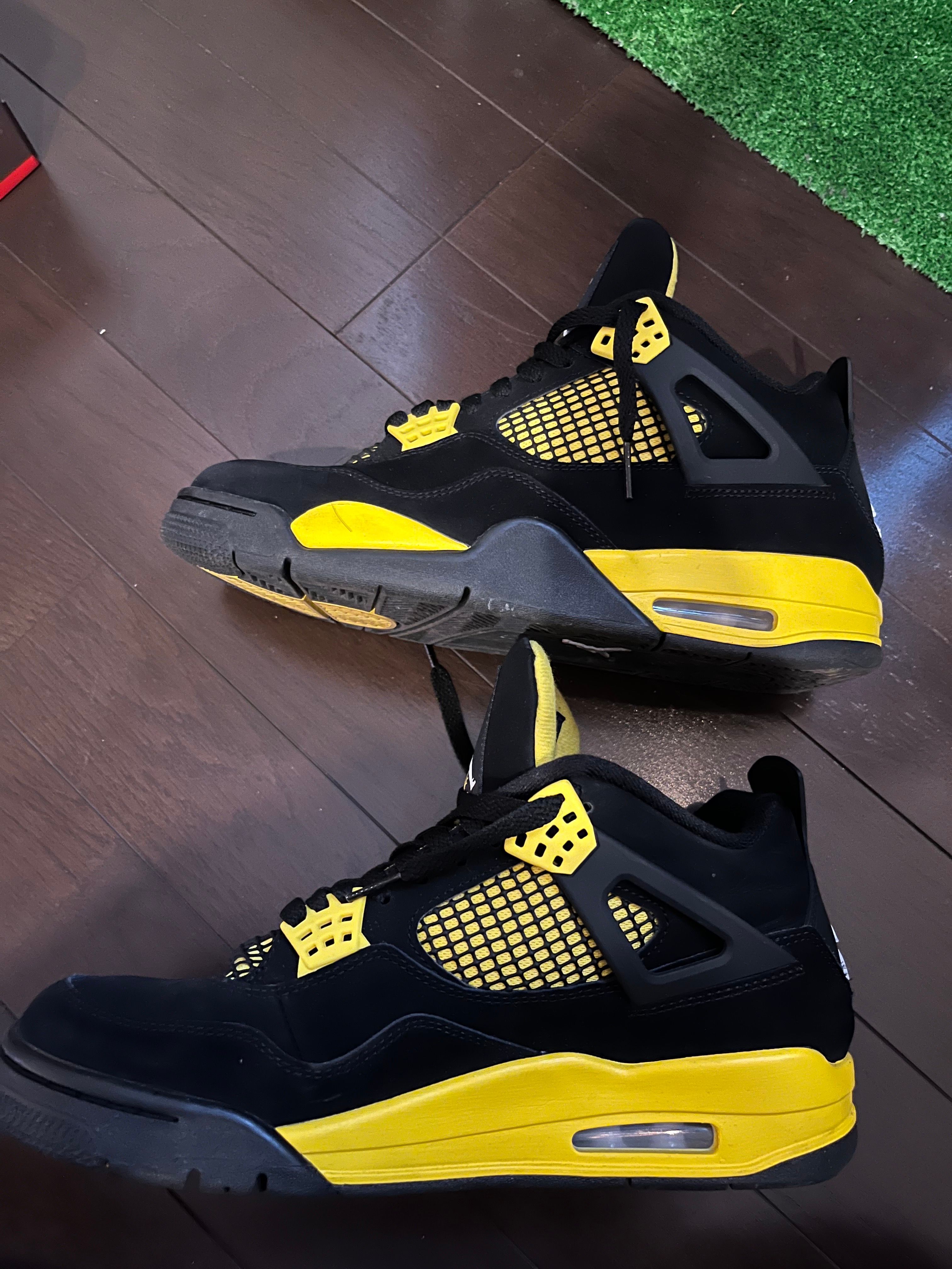 Nike Air Jordan 4 Retro "Thunder"(2023)