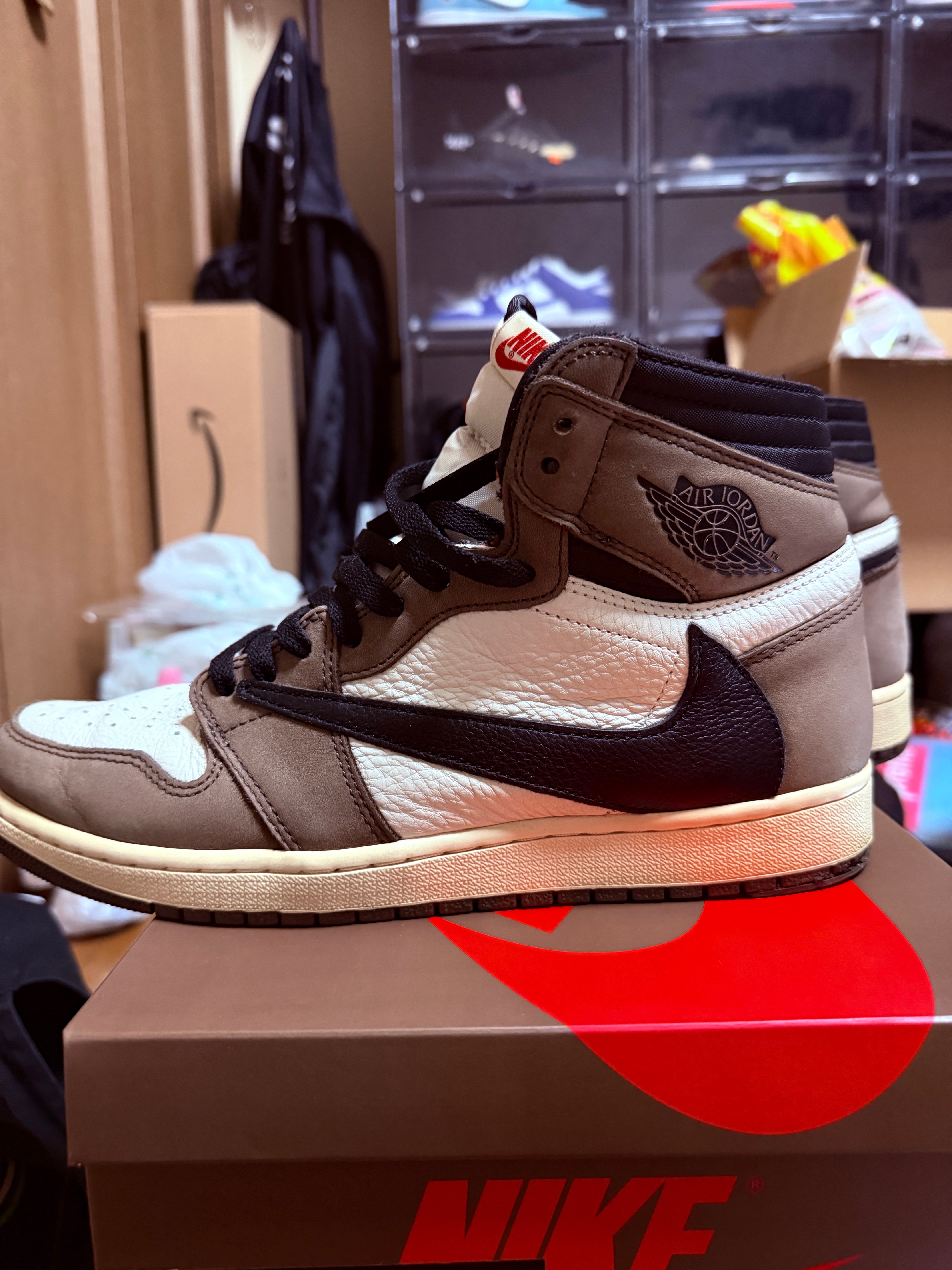 Travis Scott × Nike Air Jordan 1 Retro High OG TS SP "Sail/Dark Mocha"