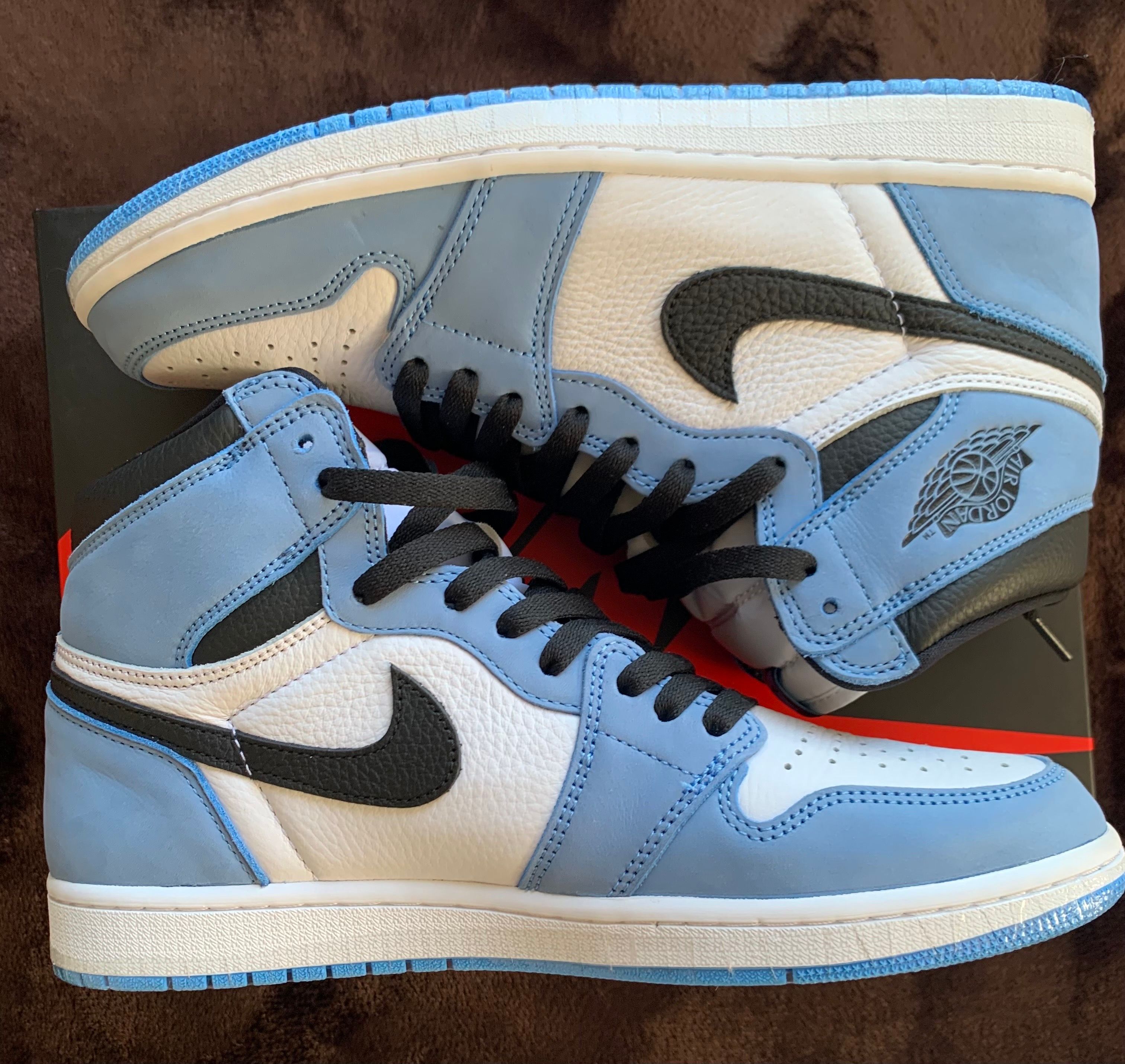 Nike Air Jordan 1 High OG "University Blue"