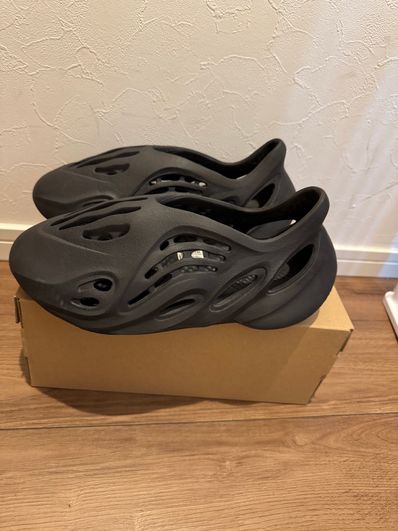 adidas YEEZY Foam Runner "Onyx"