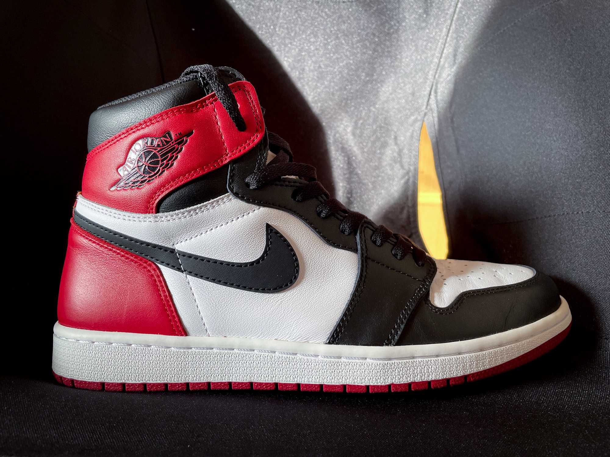 Nike Air Jordan 1 Retro High OG "Black Toe"(2016)