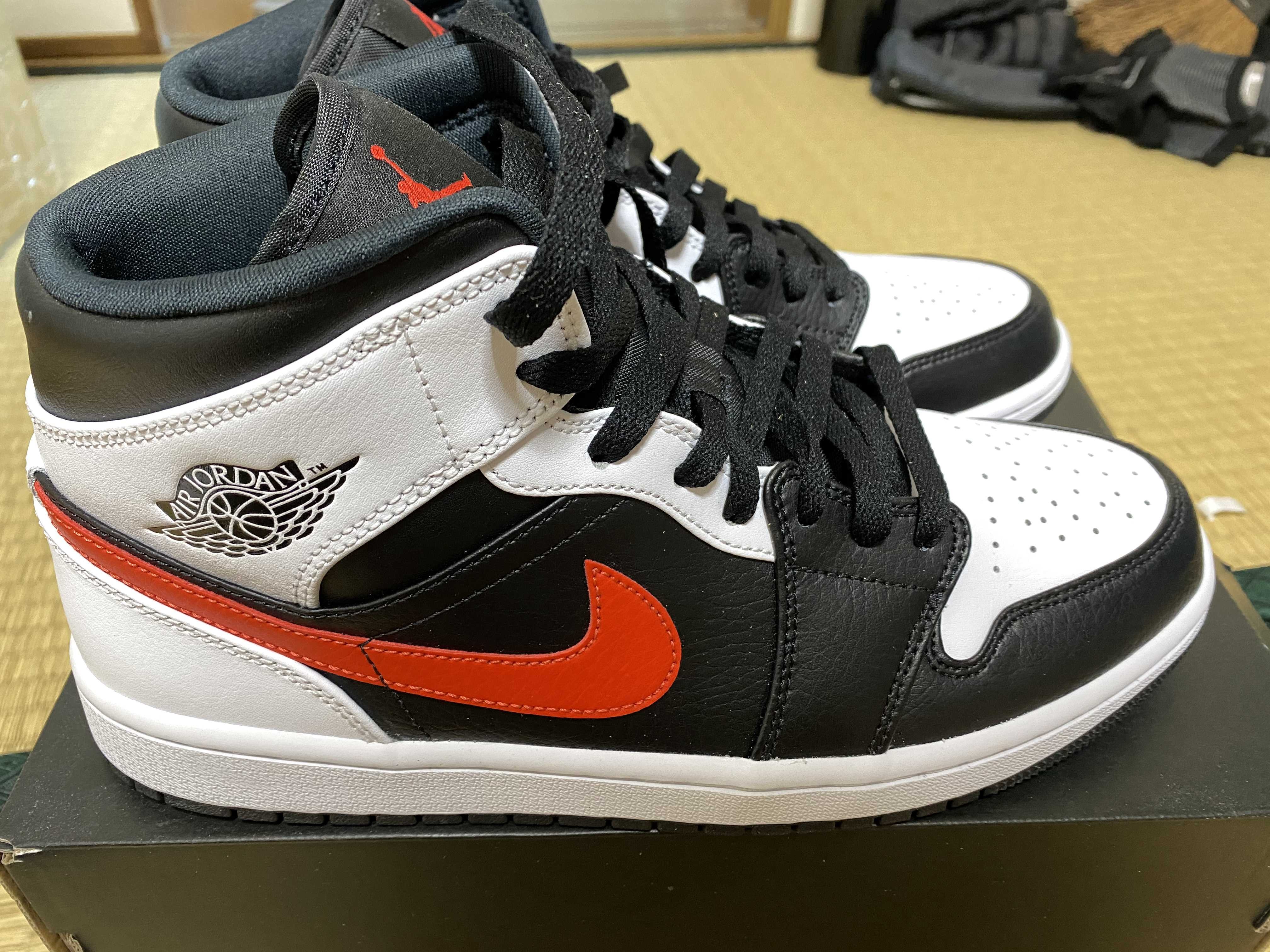 NIKE AIR JORDAN 1 MID "BLACK/CHILE RED/WHITE"