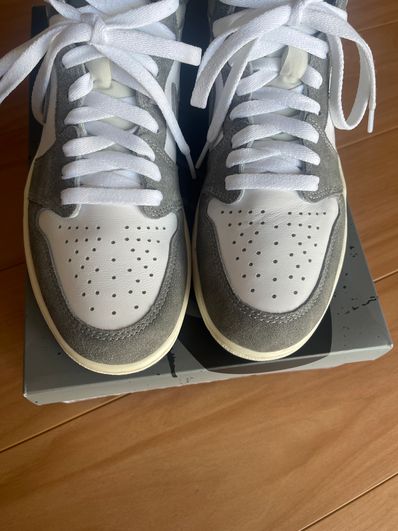 Nike Air Jordan 1 Retro High OG "Black and Smoke Grey"