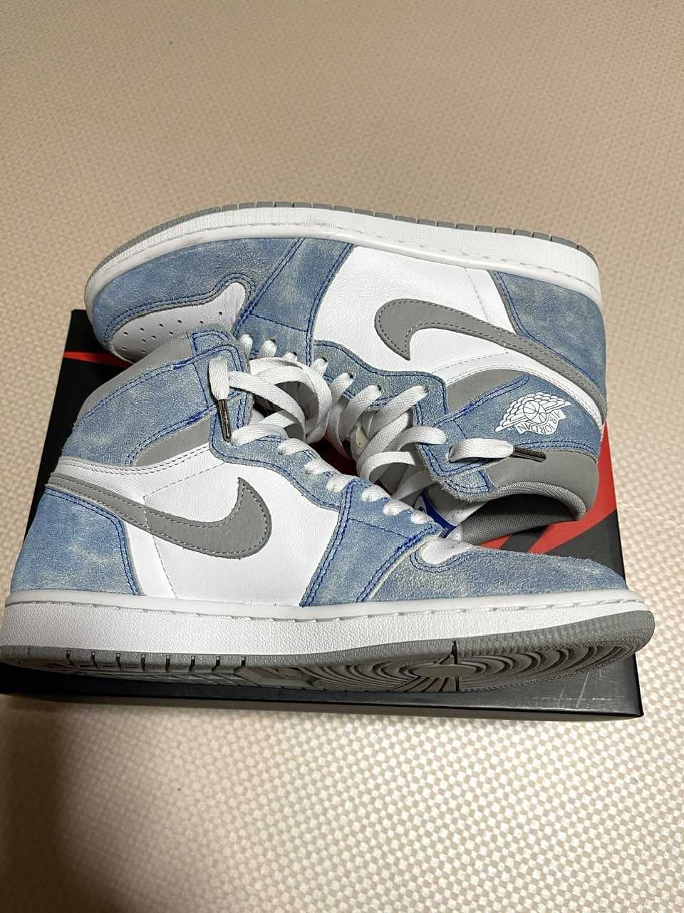 Nike Air Jordan 1 High OG "Hyper Royal"