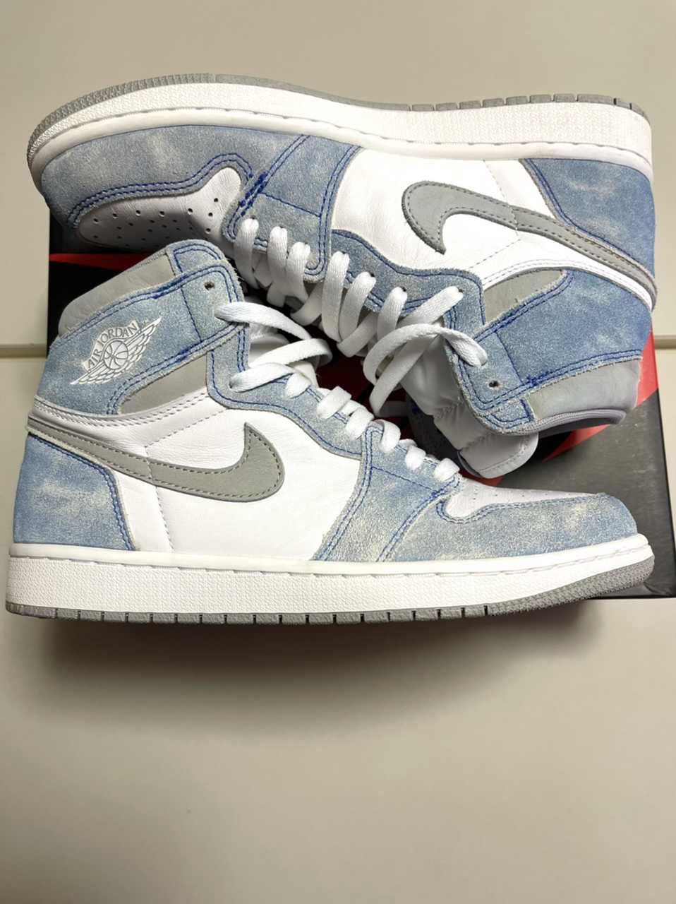 Nike Air Jordan 1 High OG "Hyper Royal"