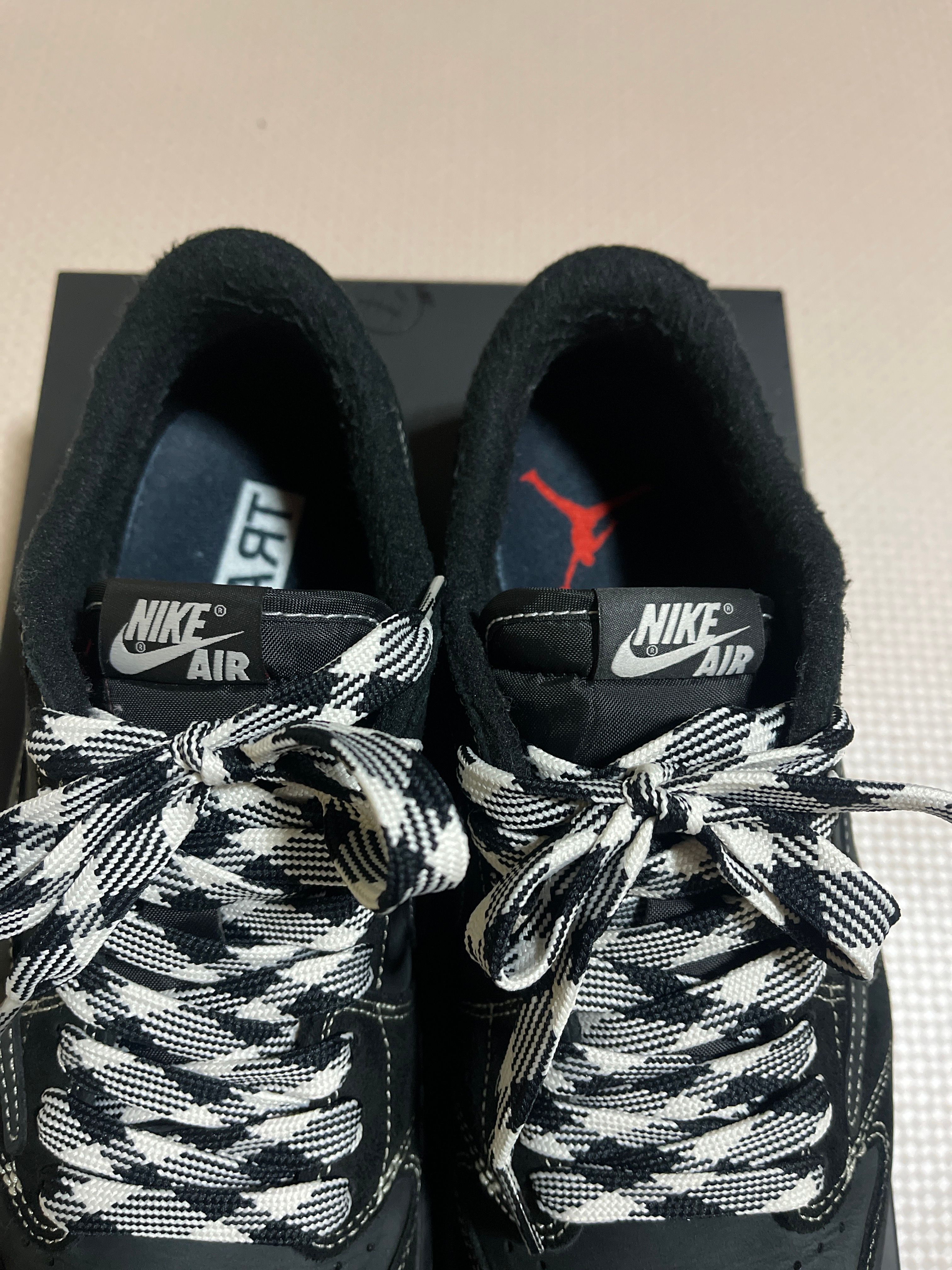 Travis Scott × Nike ブラックファントム トラヴィス・スコット
