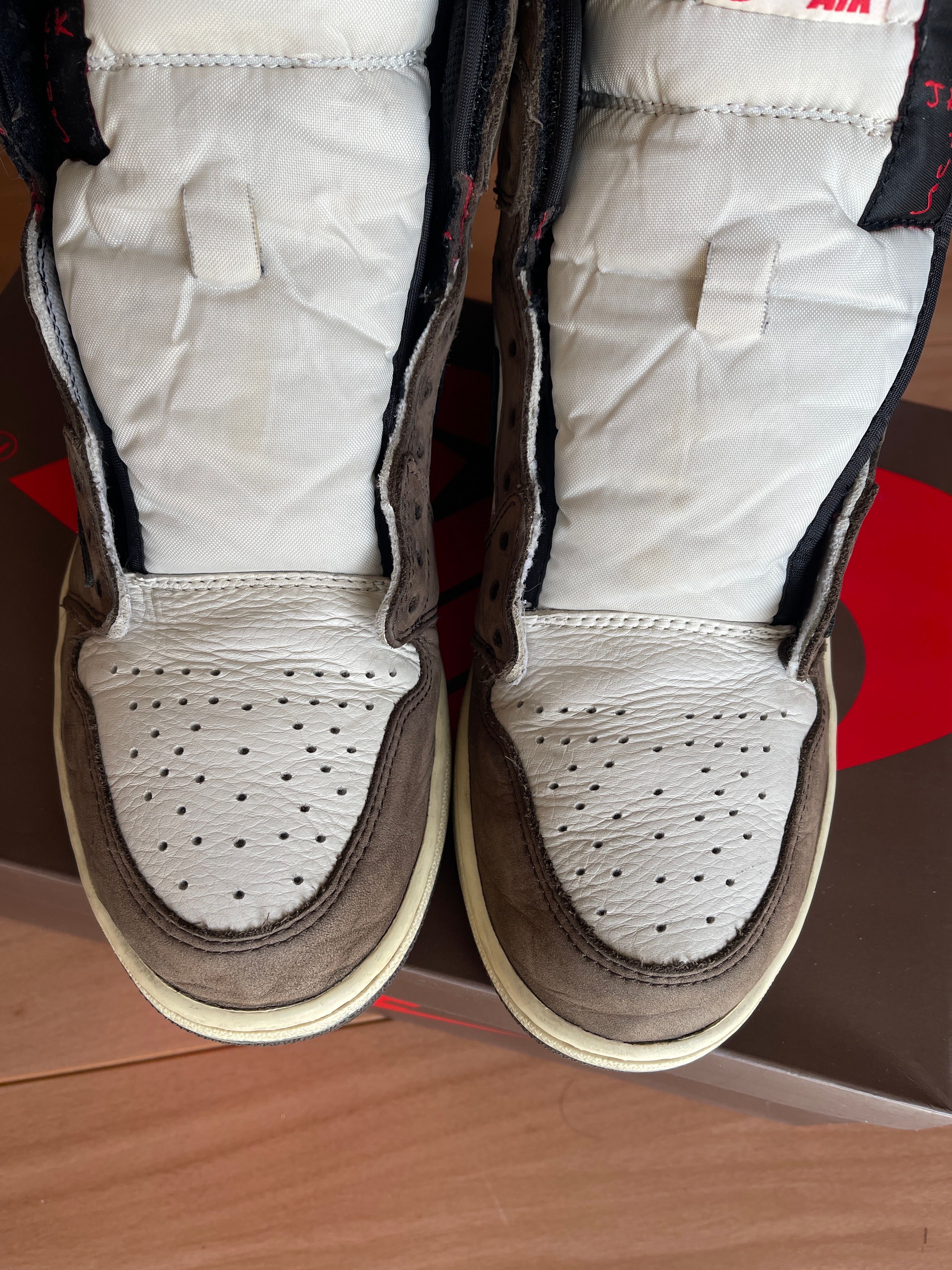 Travis Scott × Nike Air Jordan 1 Retro High OG TS SP "Sail/Dark Mocha"