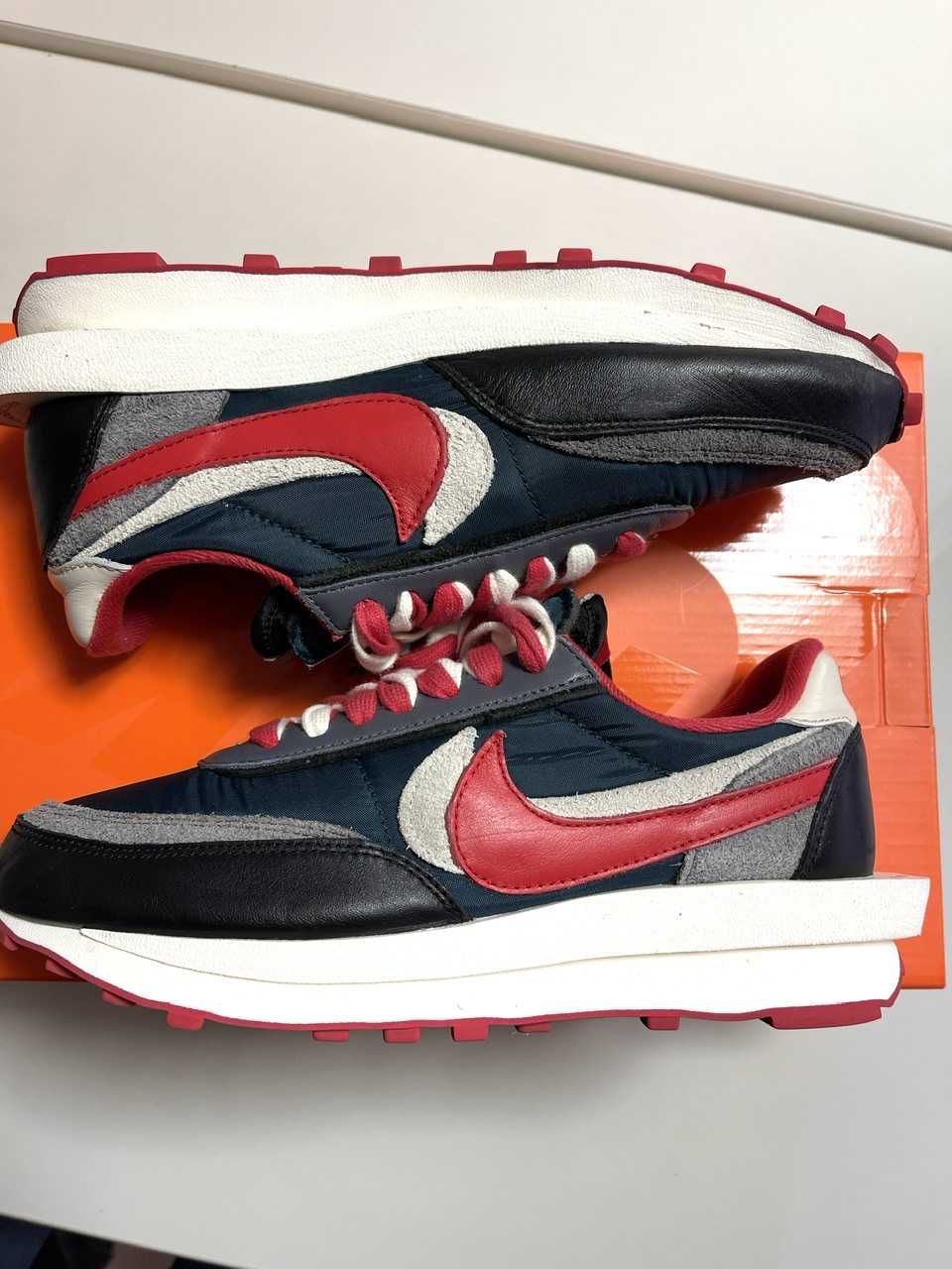 UNDERCOVER × sacai × Nike LD Waffle "Midnight Spruce/Pale Ivory-Dark Grey-University Red"