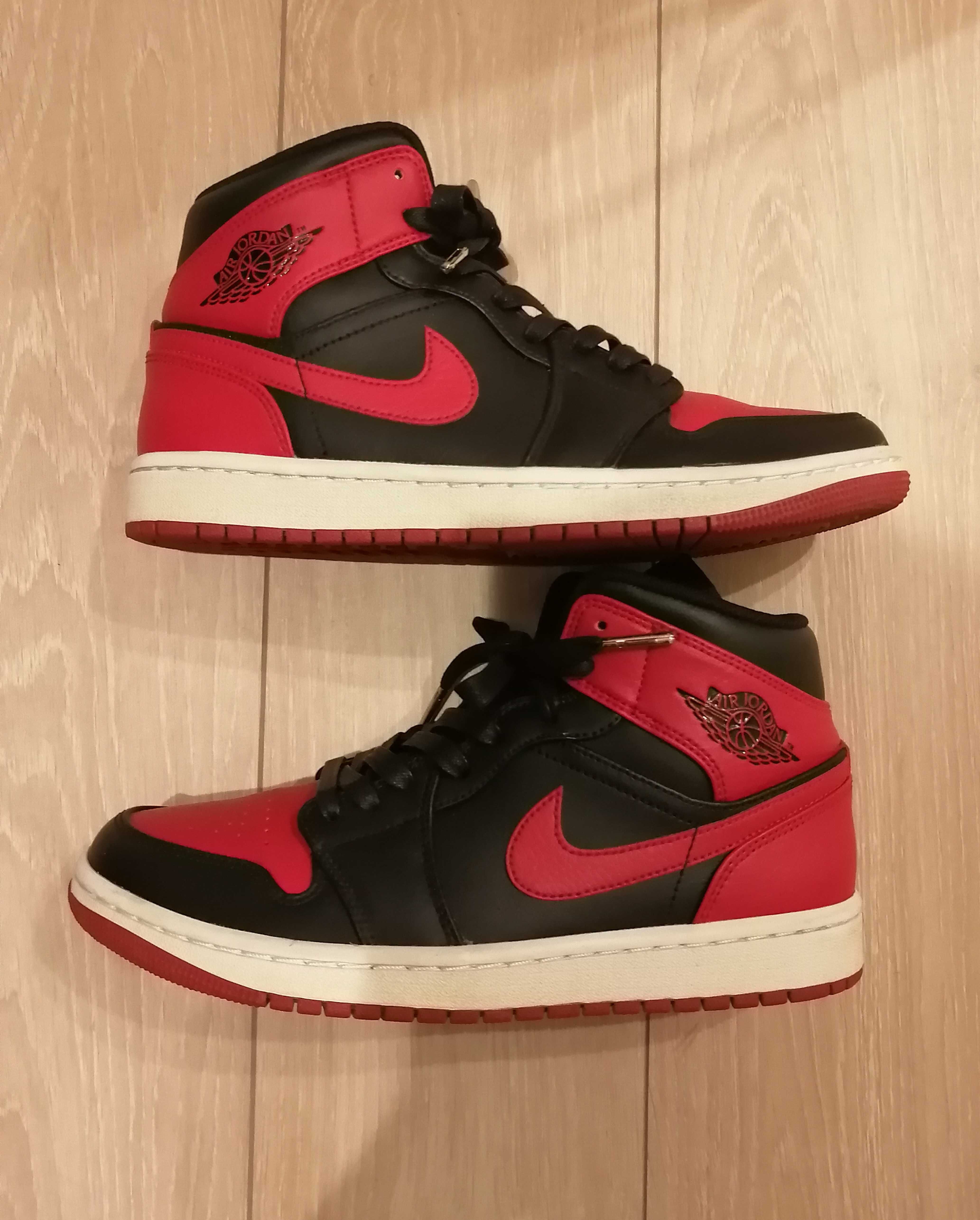 Nike Air Jordan 1 Mid "Bred"