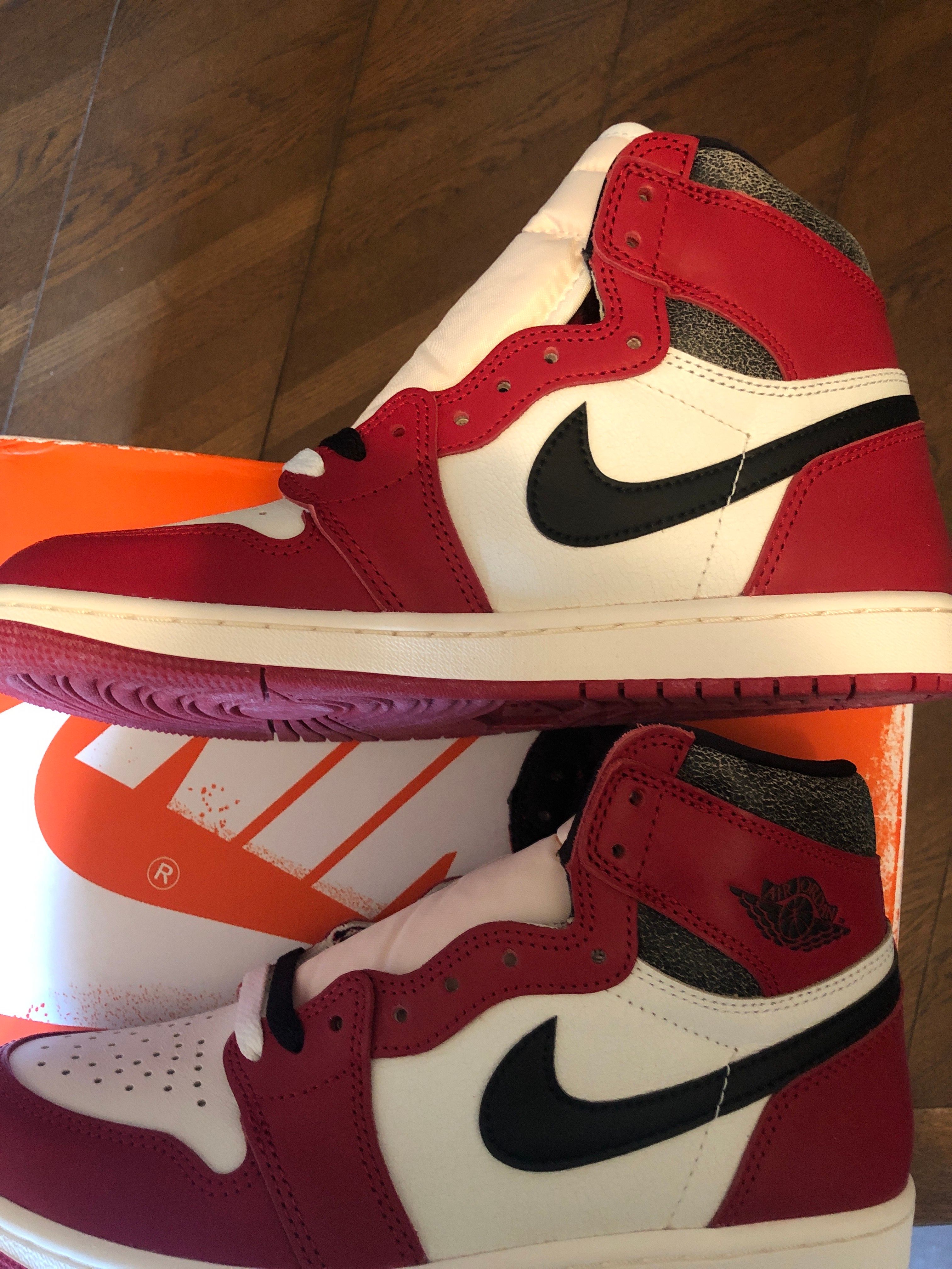 Nike Air Jordan 1 High OG "Lost & Found/Chicago"