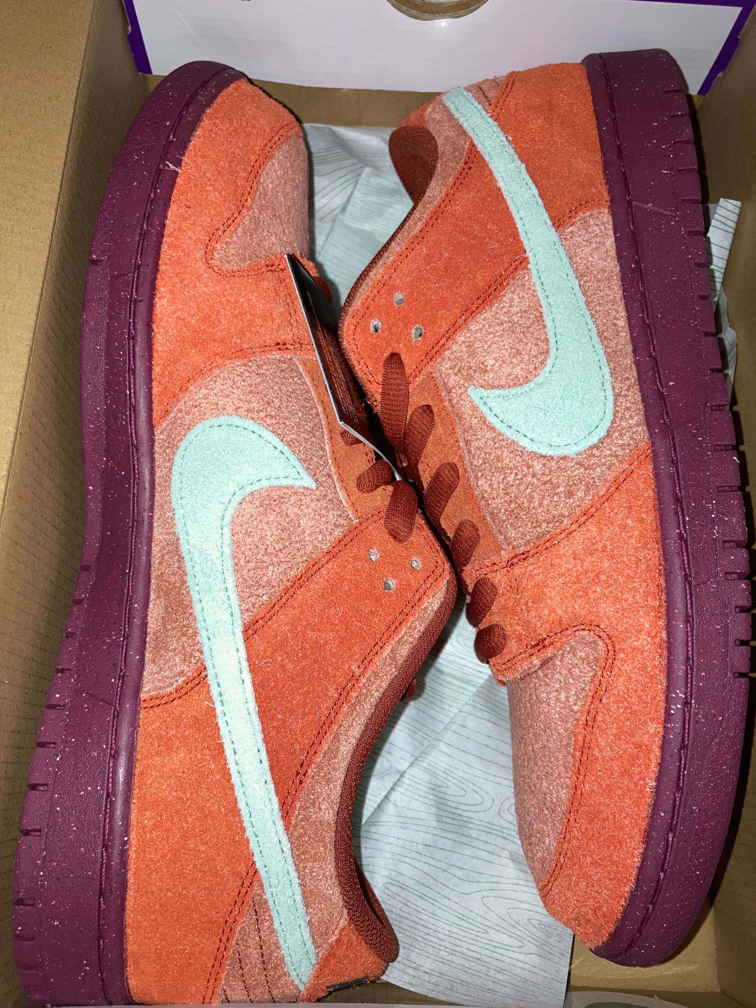 Nike SB Dunk Low Pro PRM "Mystic Red and Rosewood"