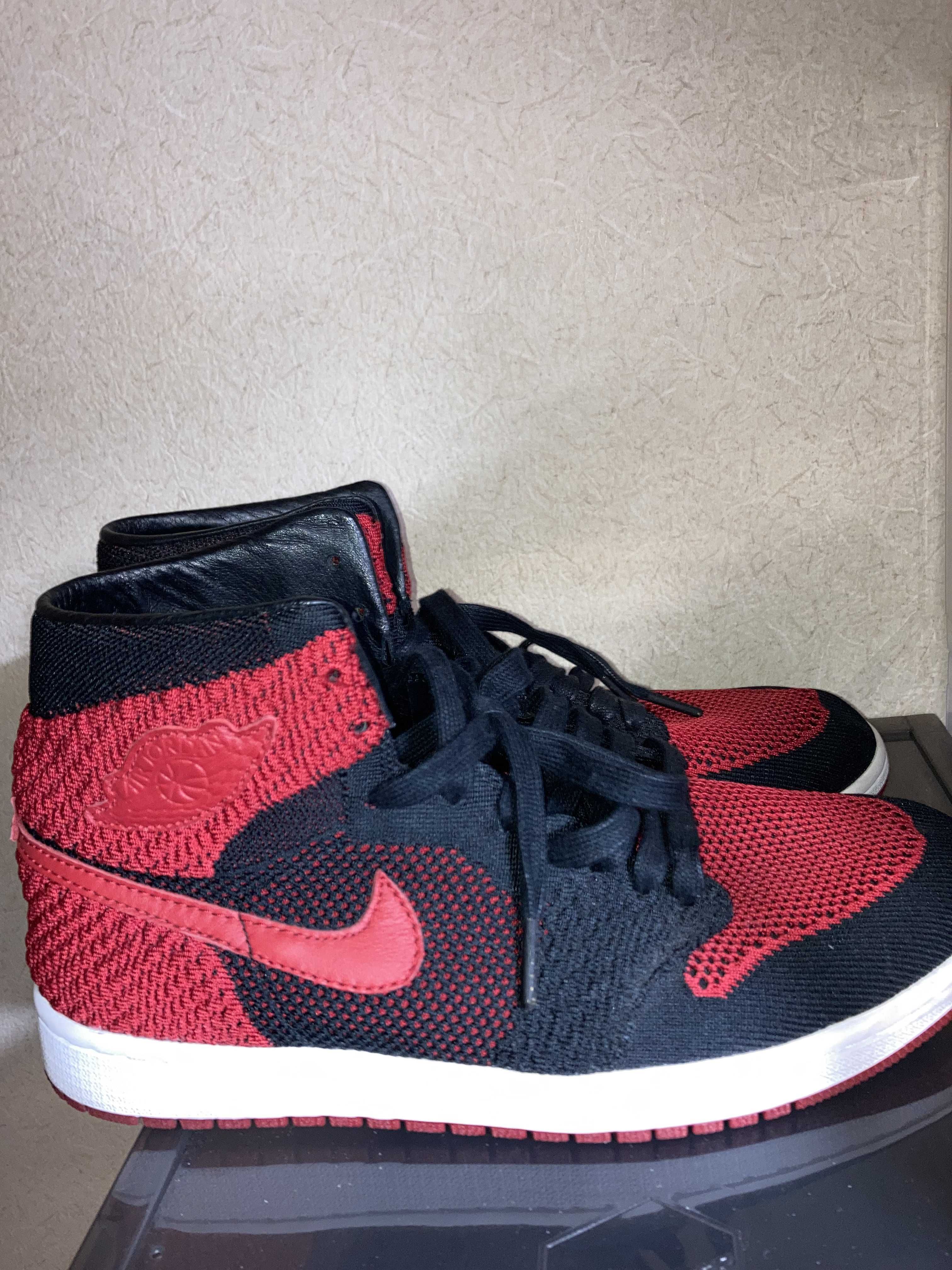 Nike Air Jordan 1 Retro High Flyknit "Bred"