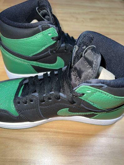 Nike Air Jordan 1 Retro High OG "Black/Pine Green" (2020)