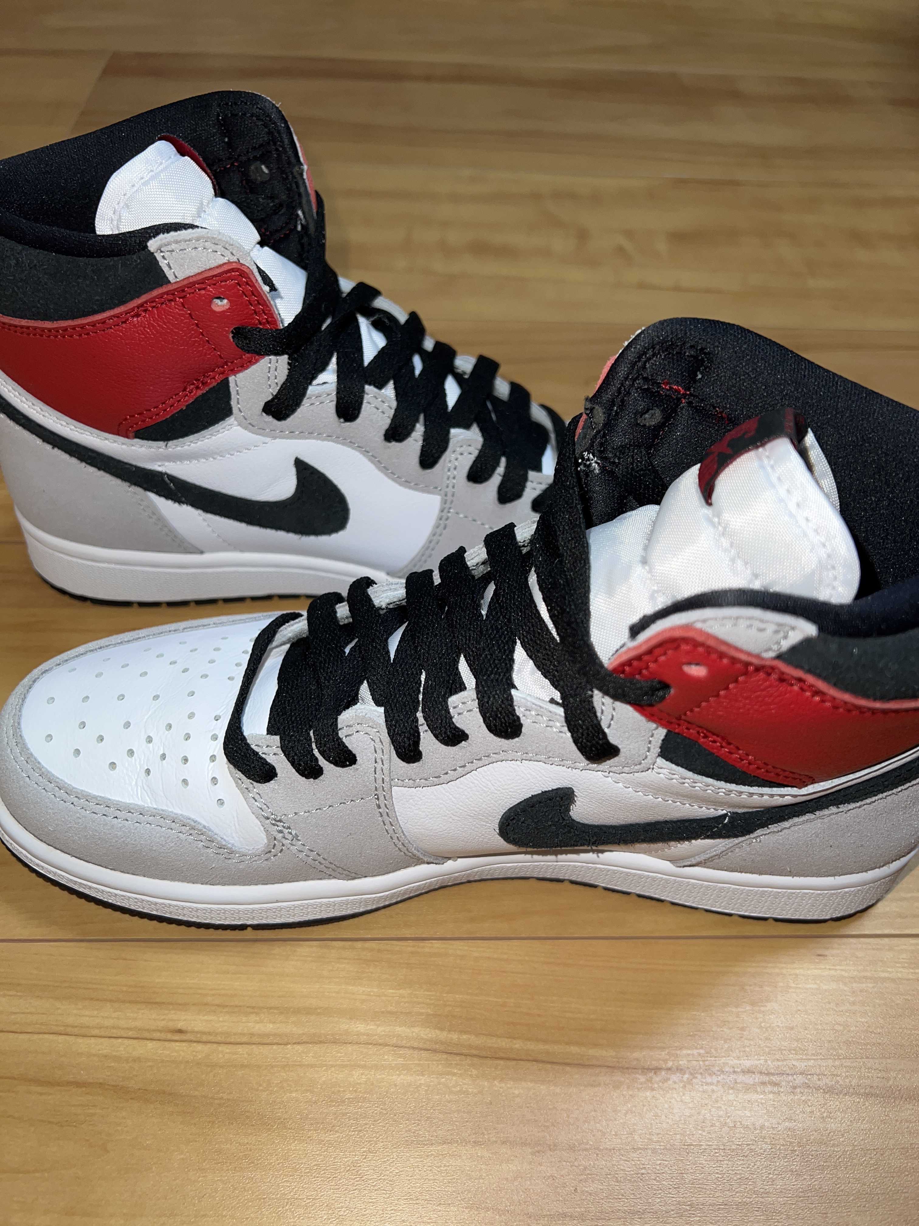 Nike Air Jordan 1 High OG "White/Black/Light Smoke Grey"