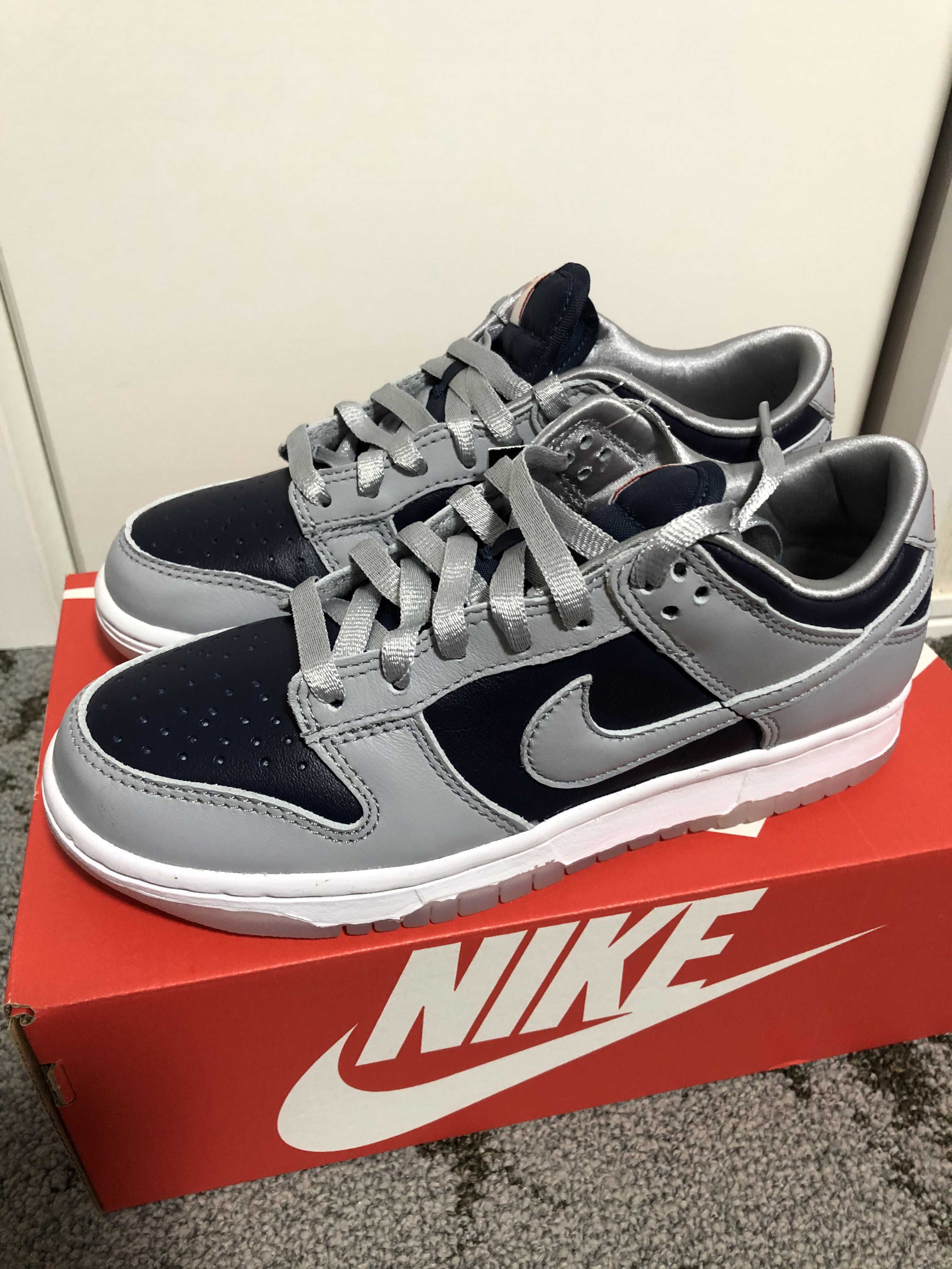 NIKE Women's DUNK LOW "COLLEGE NAVY"