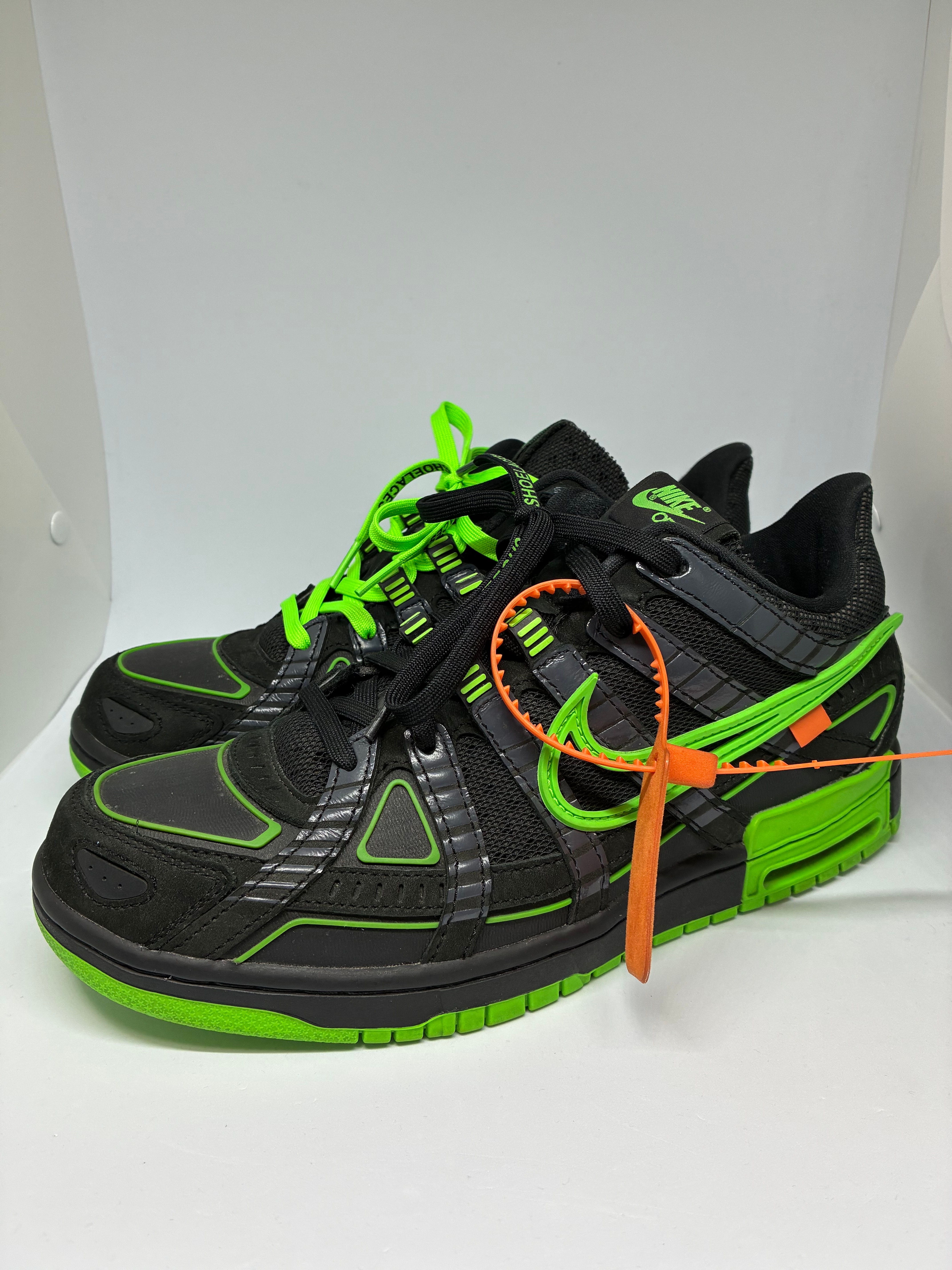 Off-White × Nike Air Rubber Dunk "Black/Green Strike"