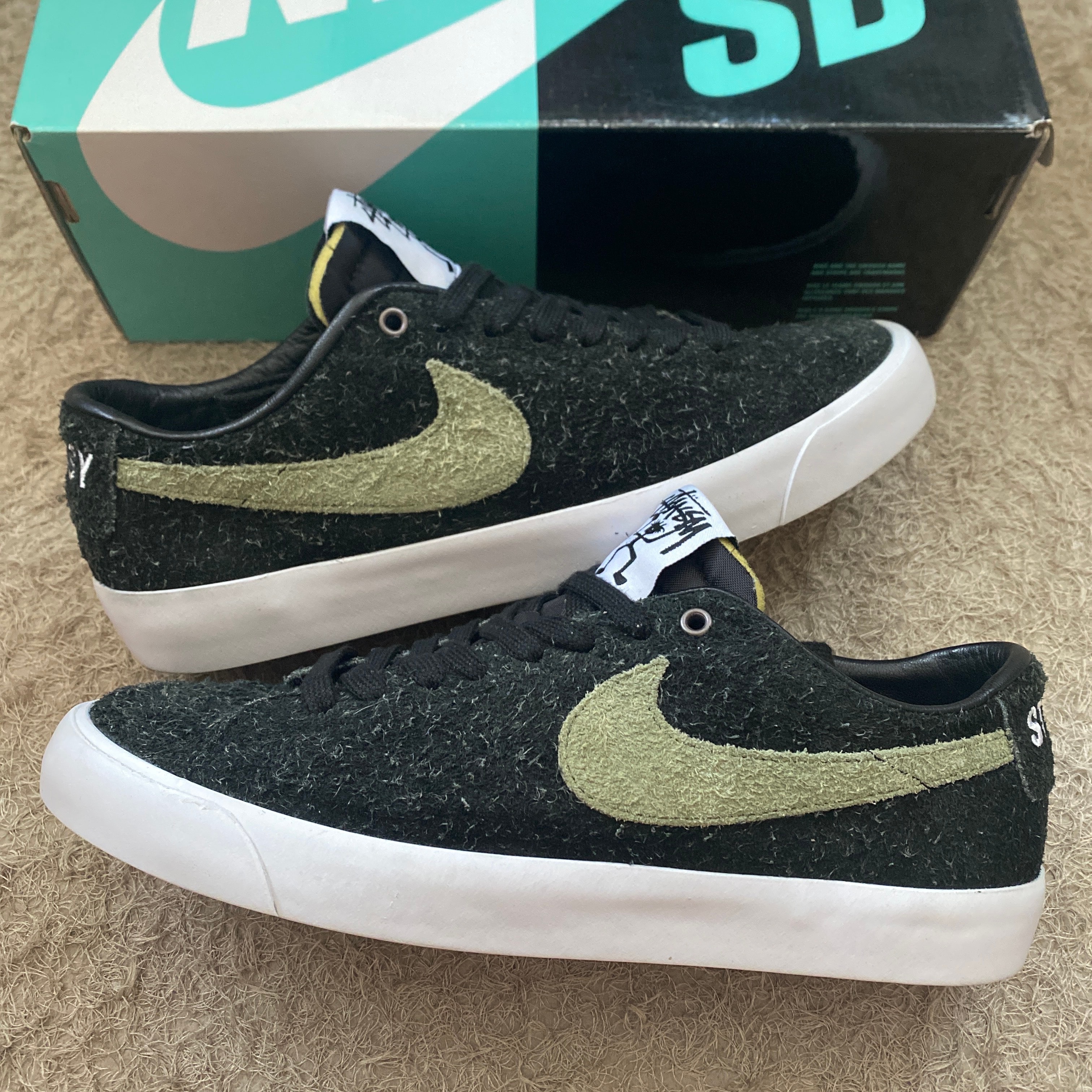 Stussy × Nike SB Blazer Low "Black/Palm Green"