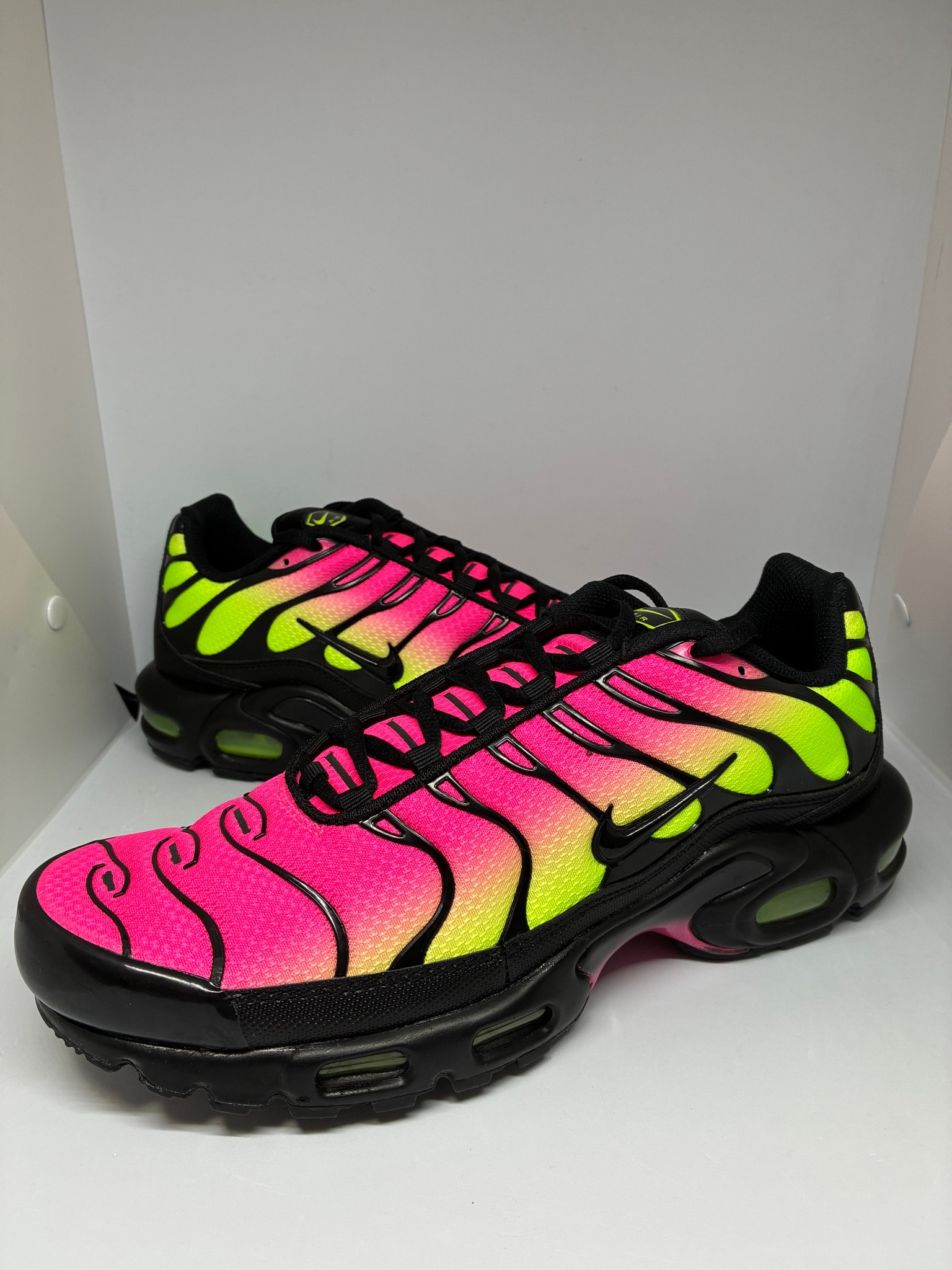 Nike Air Max Plus "Hyper Pink/Volt"