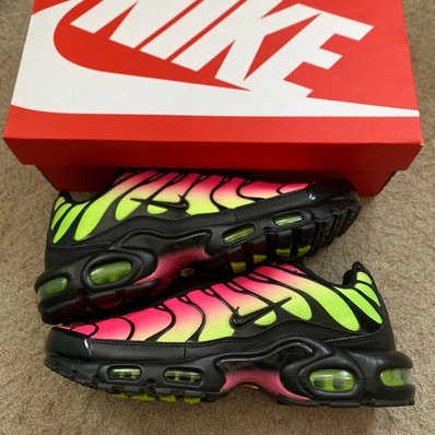 Nike Air Max Plus "Hyper Pink/Volt"