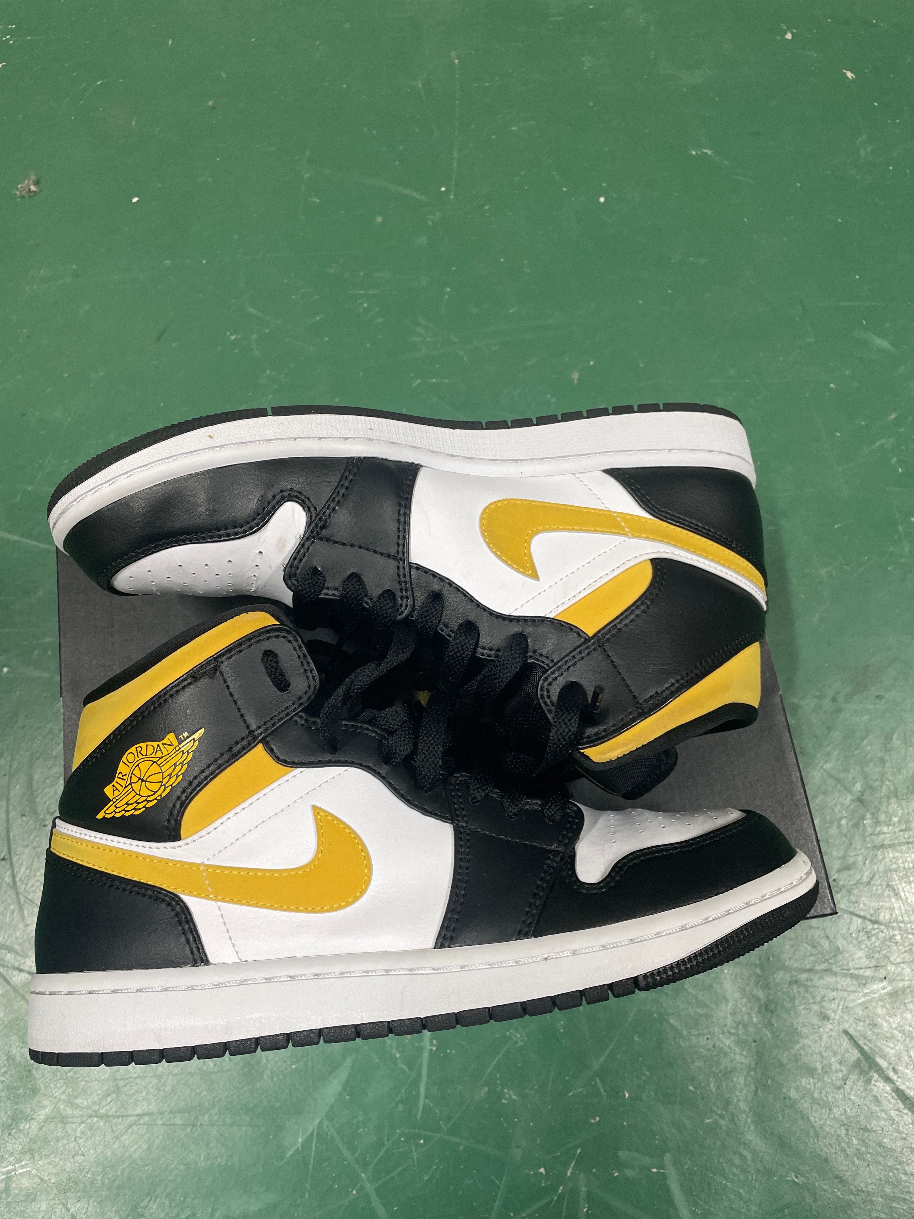 Nike Air Jordan 1 Mid "White/Pollen-Black"