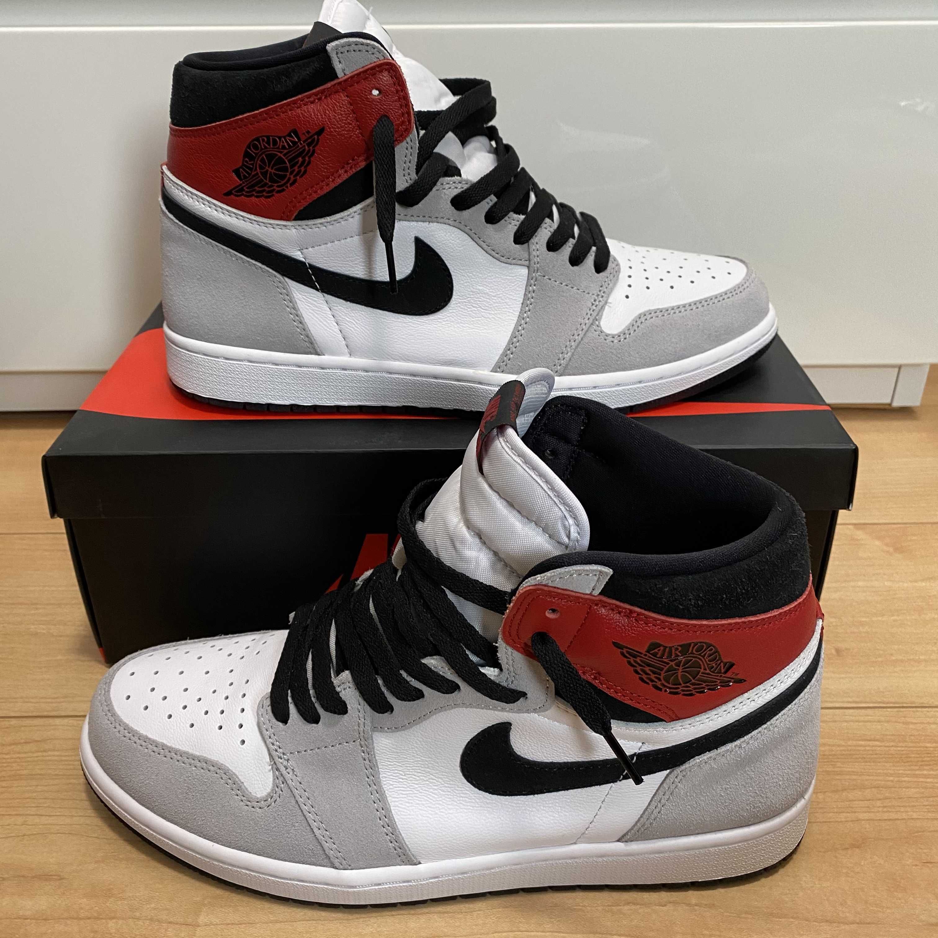 Nike Air Jordan 1 High OG "White/Black/Light Smoke Grey"