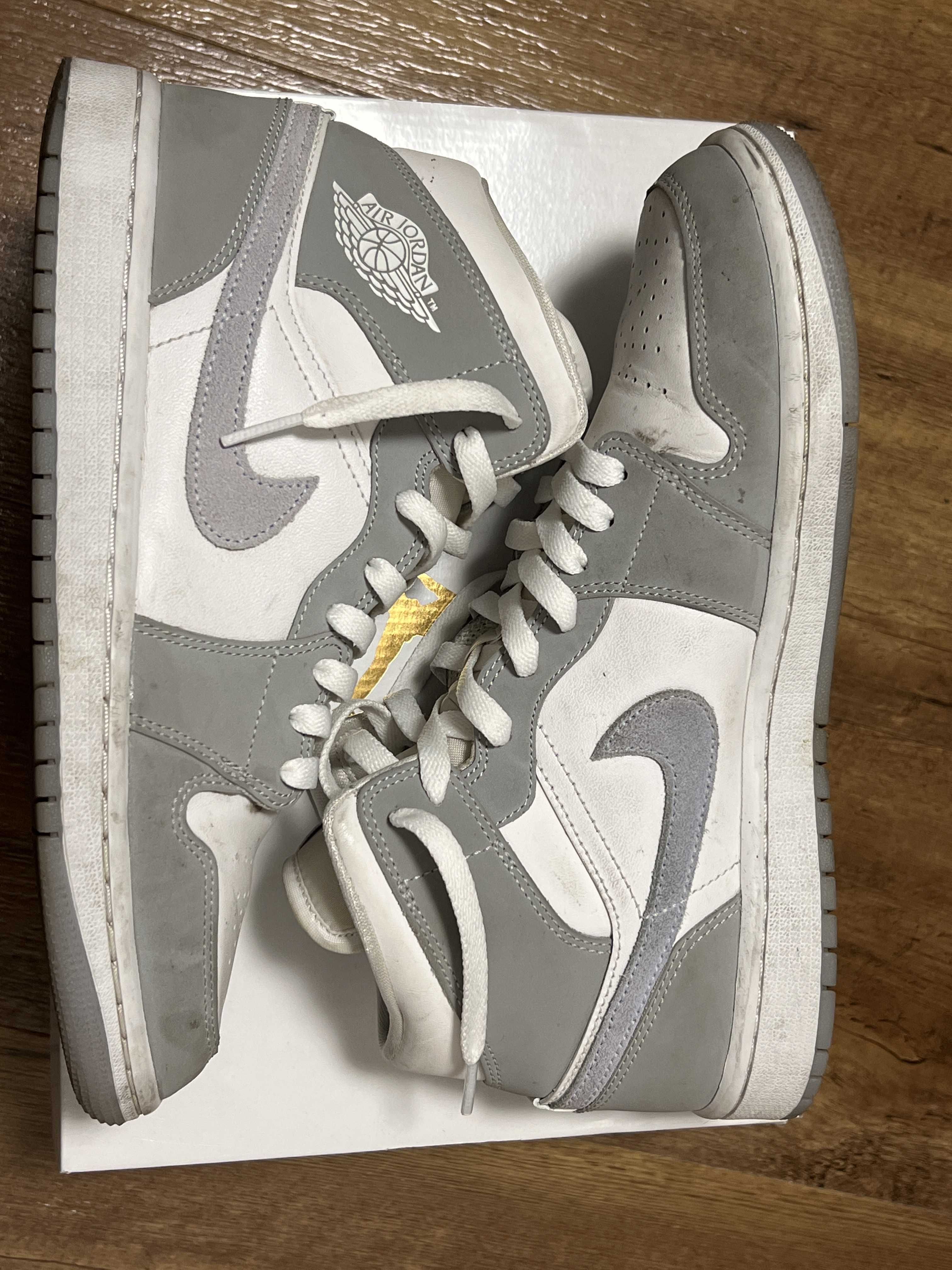 Nike Women's Air Jordan 1 Mid "Wolf Grey"