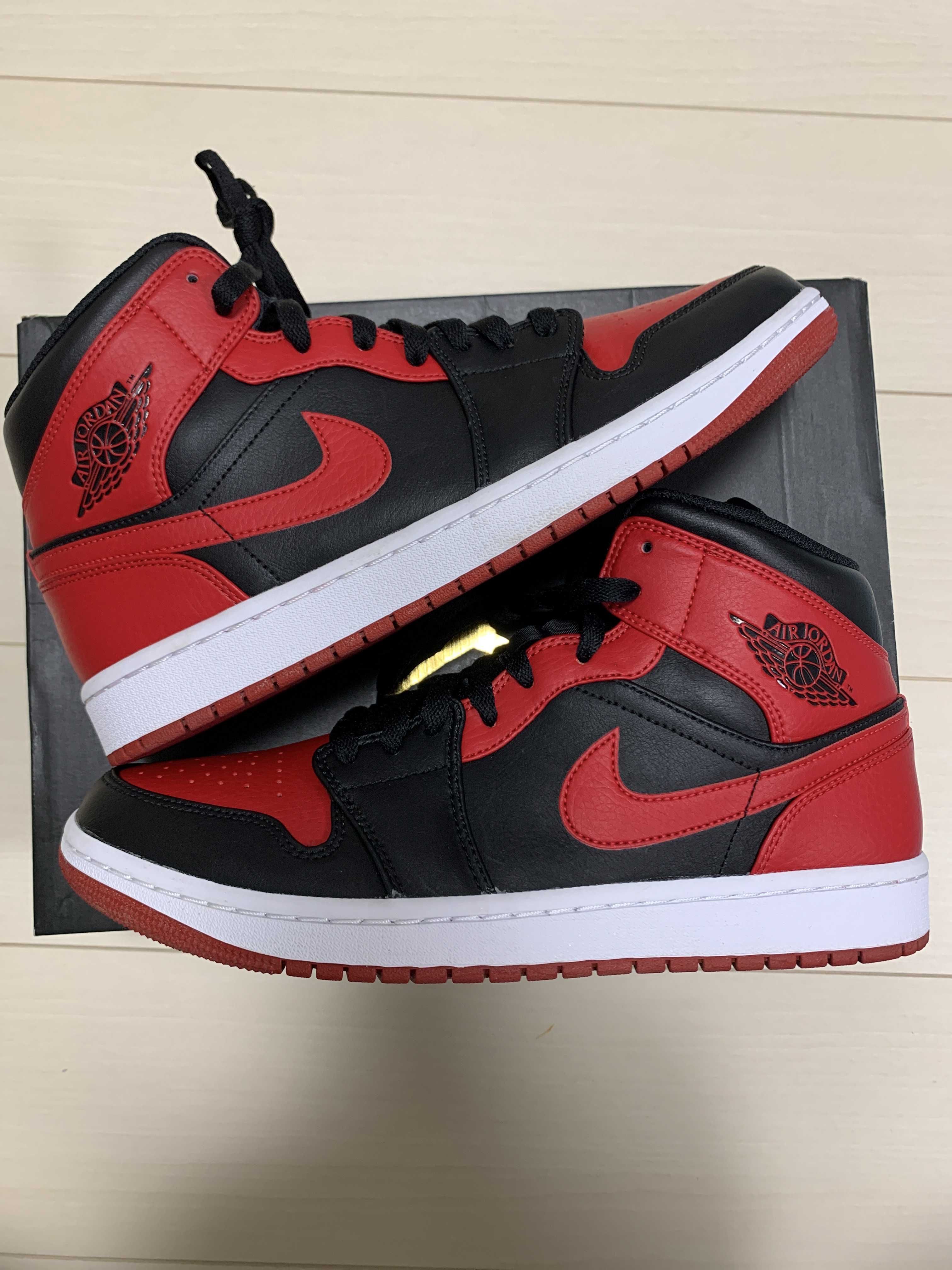 Nike Air Jordan 1 Mid "Bred"