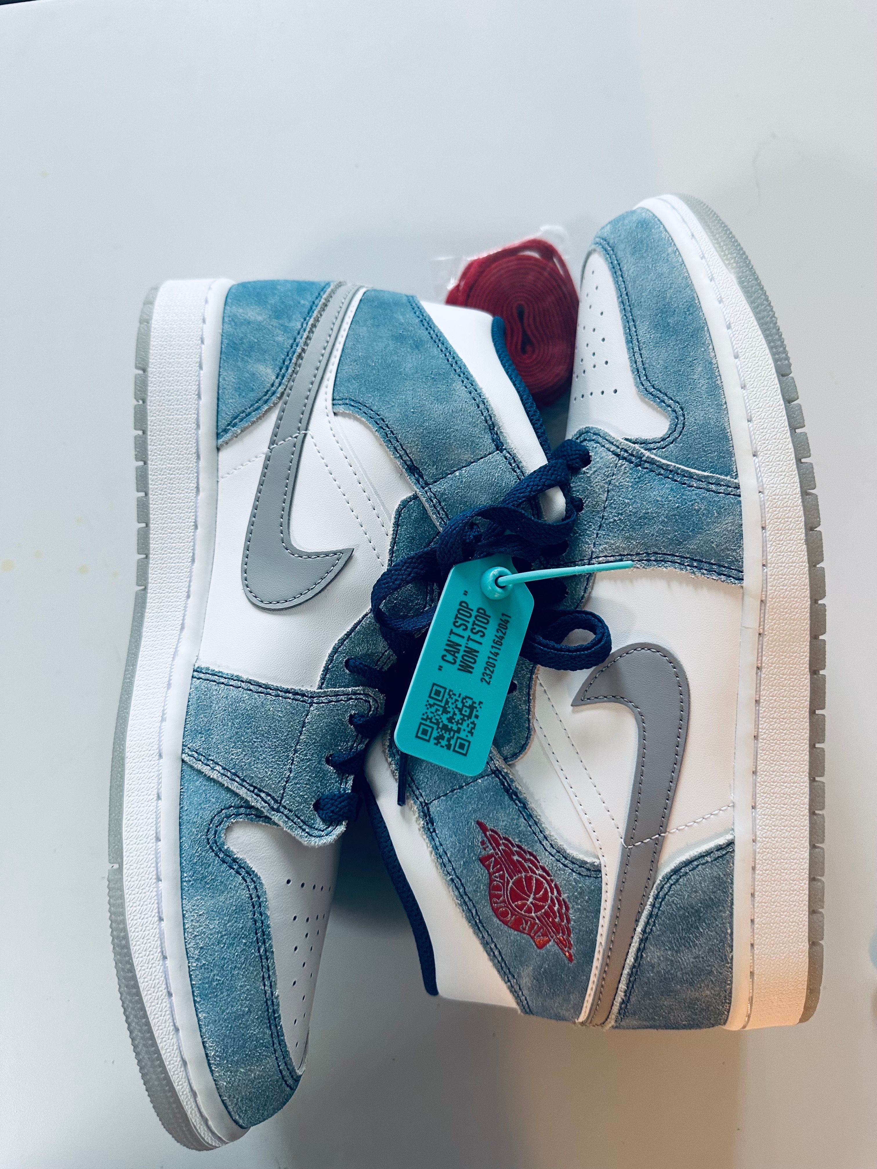 Nike Air Jordan 1 Mid SE "White/Hyper Royal/Red"