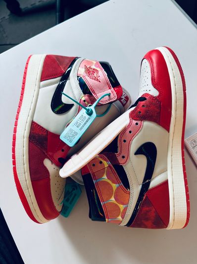 Spider-Man × Nike Air Jordan 1 Retro High OG SP "Spider-Man: Across the Spider-Verse/University Red"