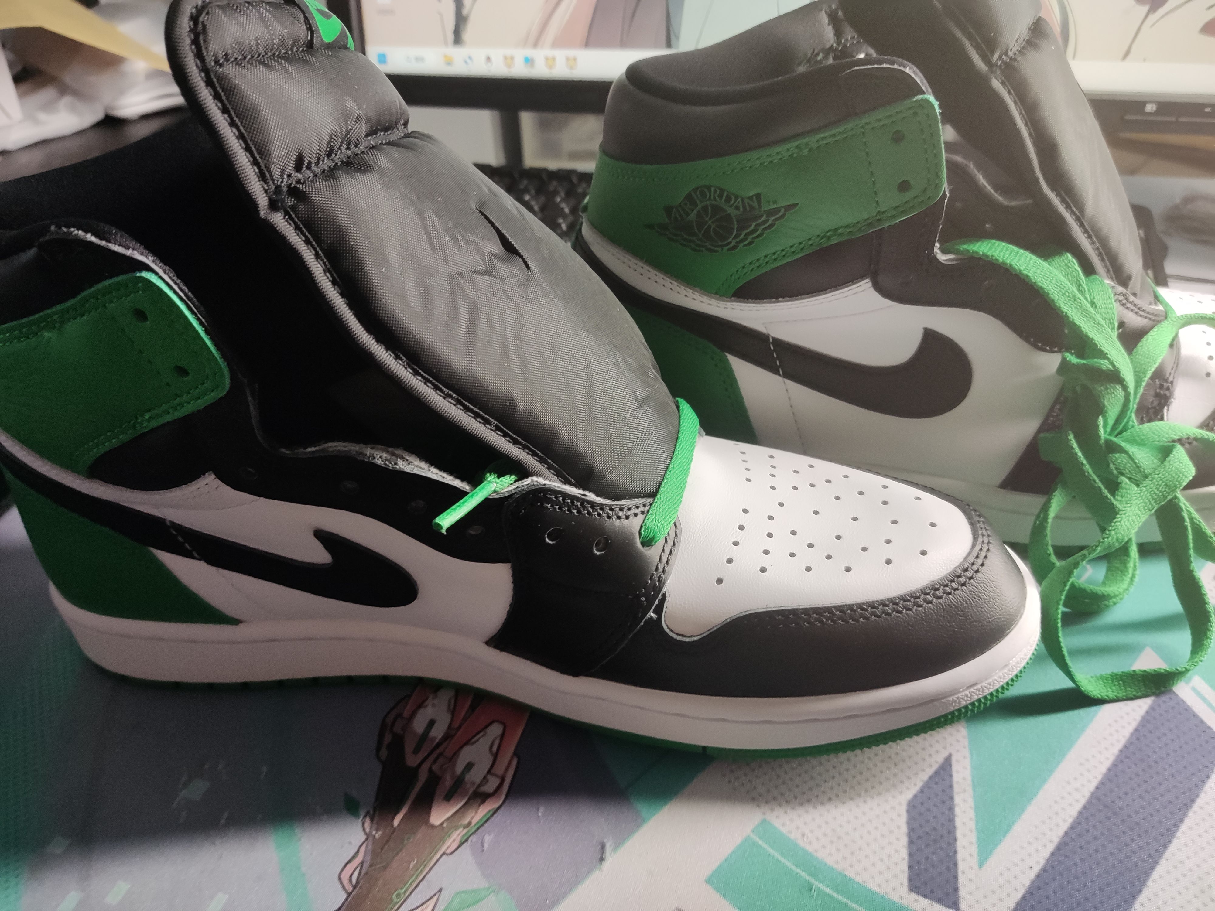 Nike Air Jordan 1 Retro High OG "Celtics/Black and Lucky Green" (2023)