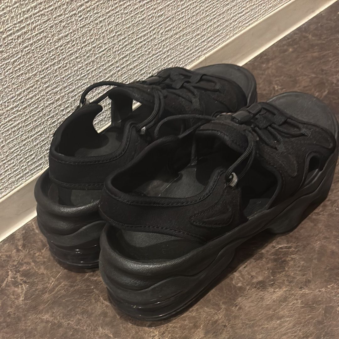 ナイキ ウィメンズ エアマックス ココ サンダル "ブラック"