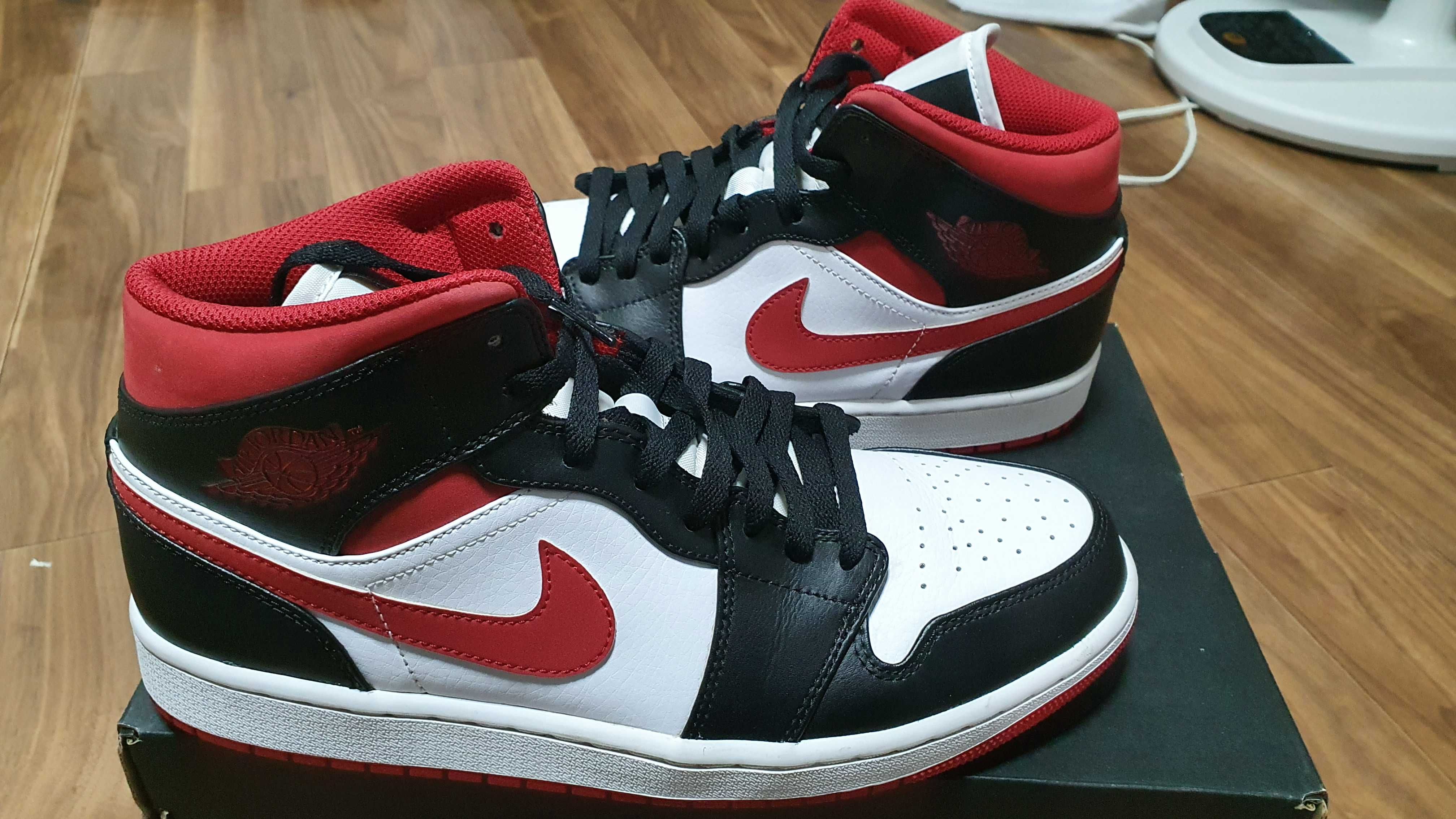 Nike Air Jordan 1 Mid "White/Gym Red Black"