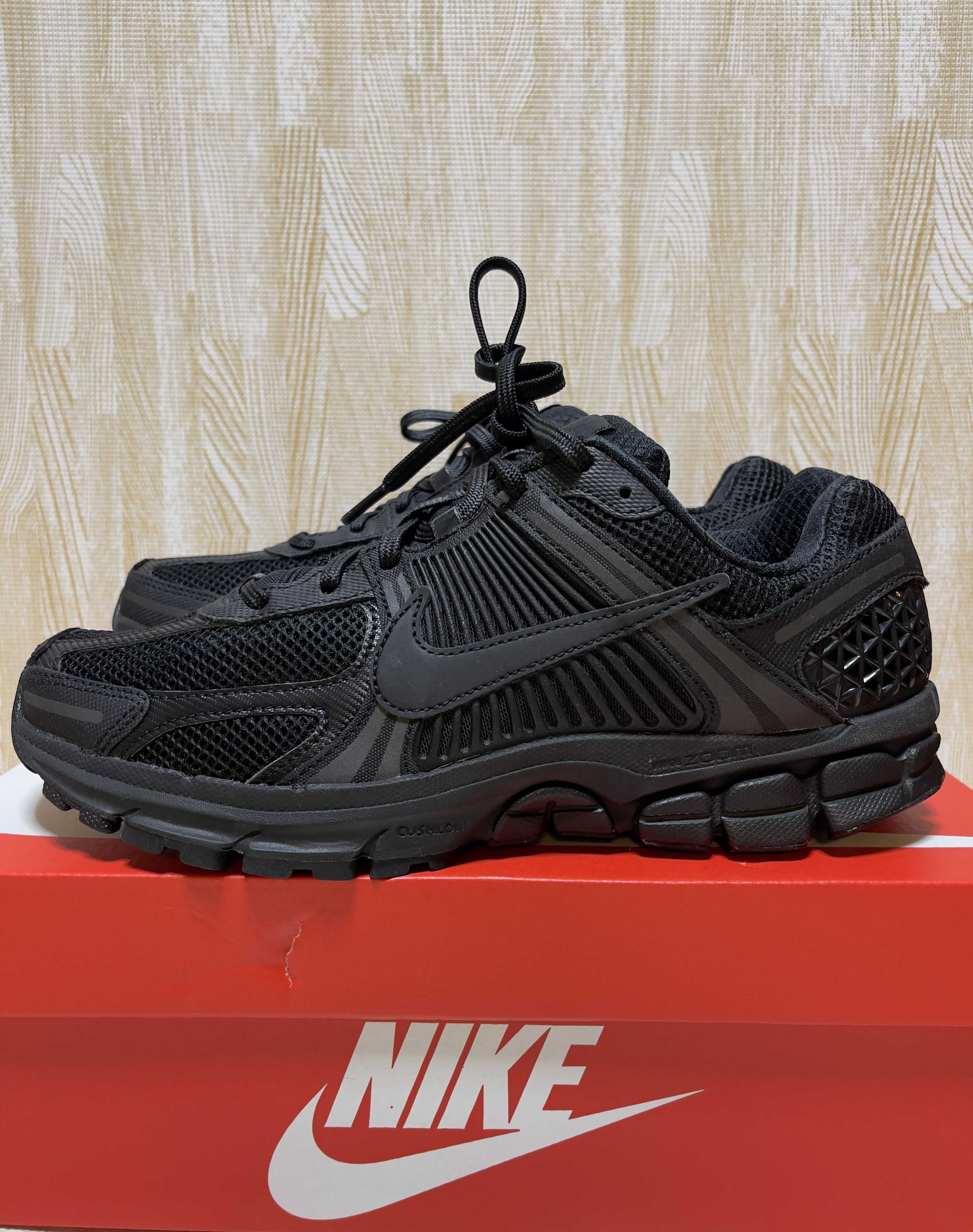Nike Zoom Vomero 5 "Black"