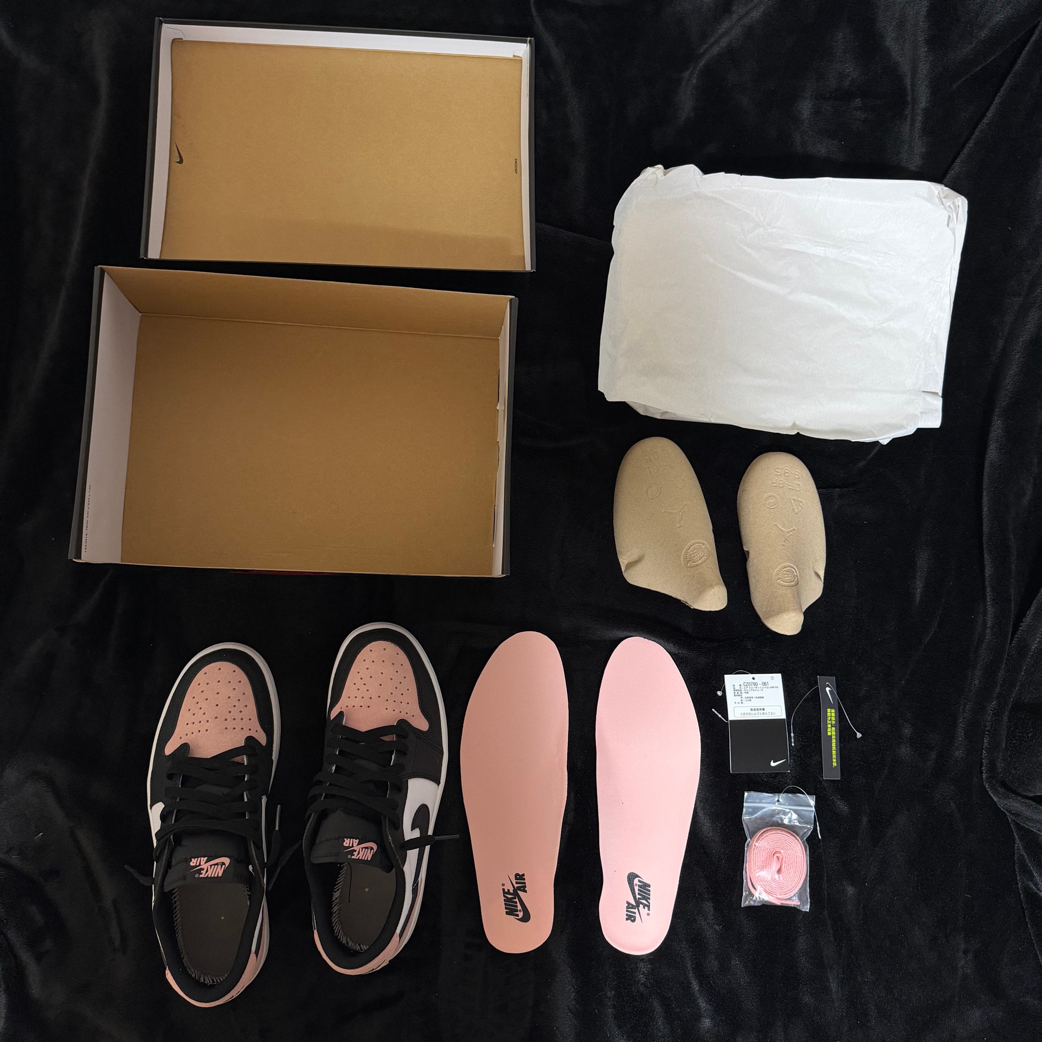 Nike Air Jordan 1 Low OG "Bleached Coral"