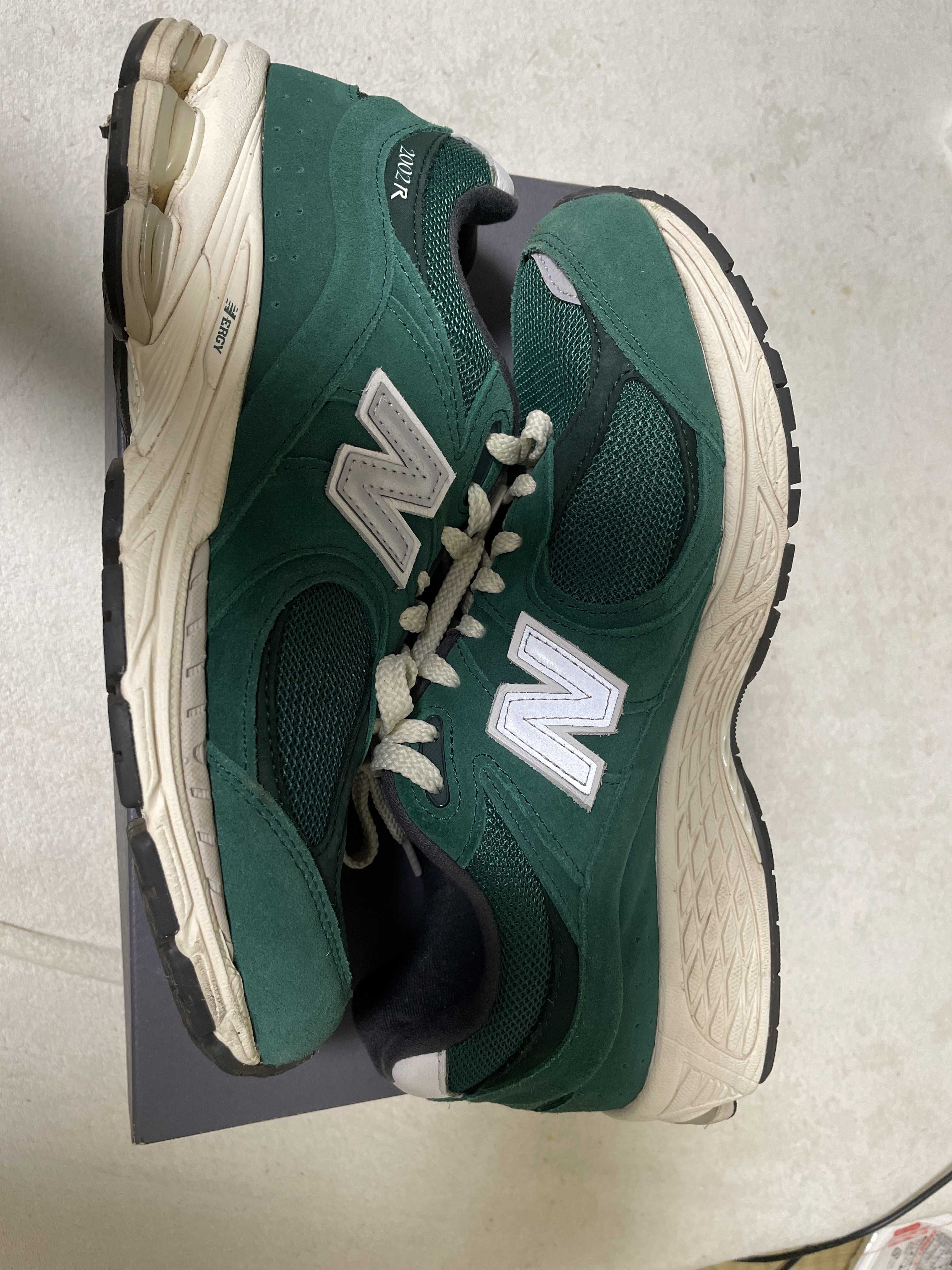 New Balance 2002R "Forest Green"
