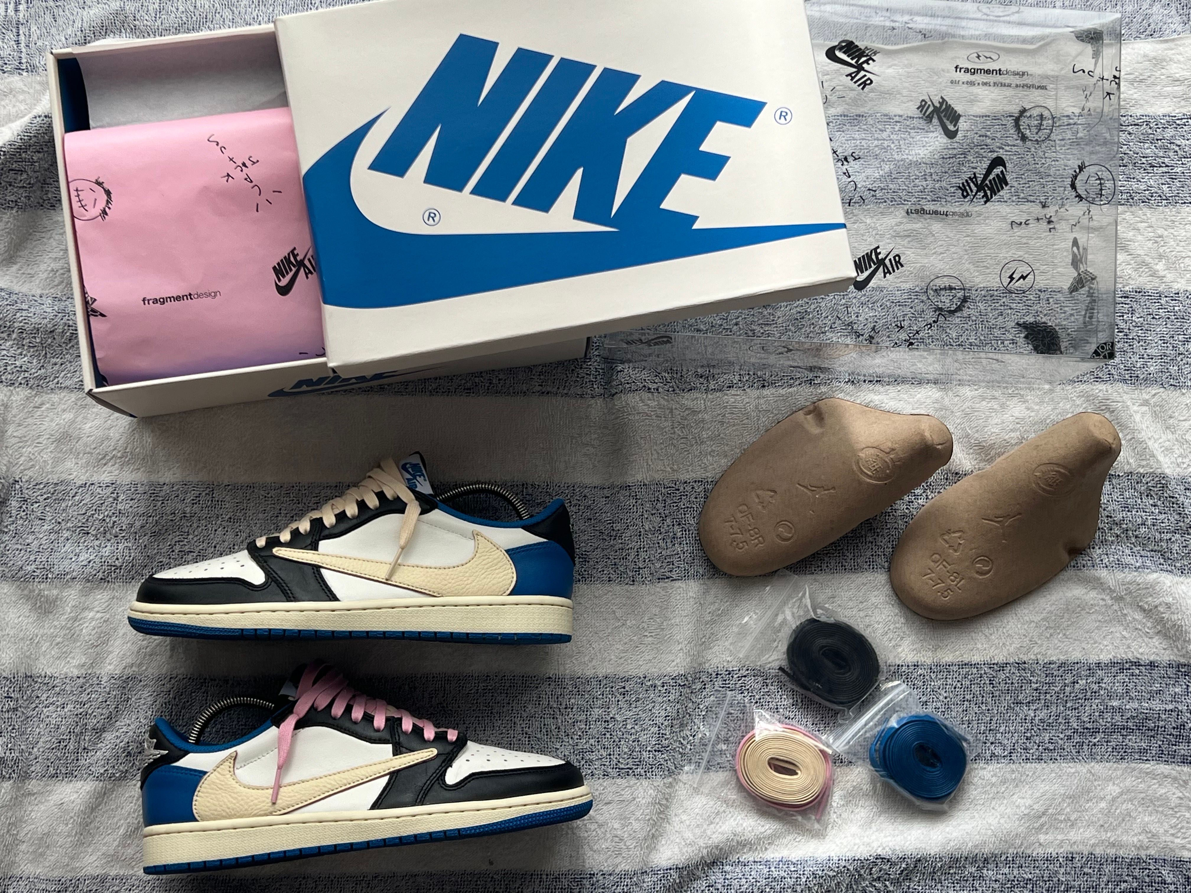 Travis Scott × fragment design × Nike Air Jordan 1 Low OG SP "Military Blue"