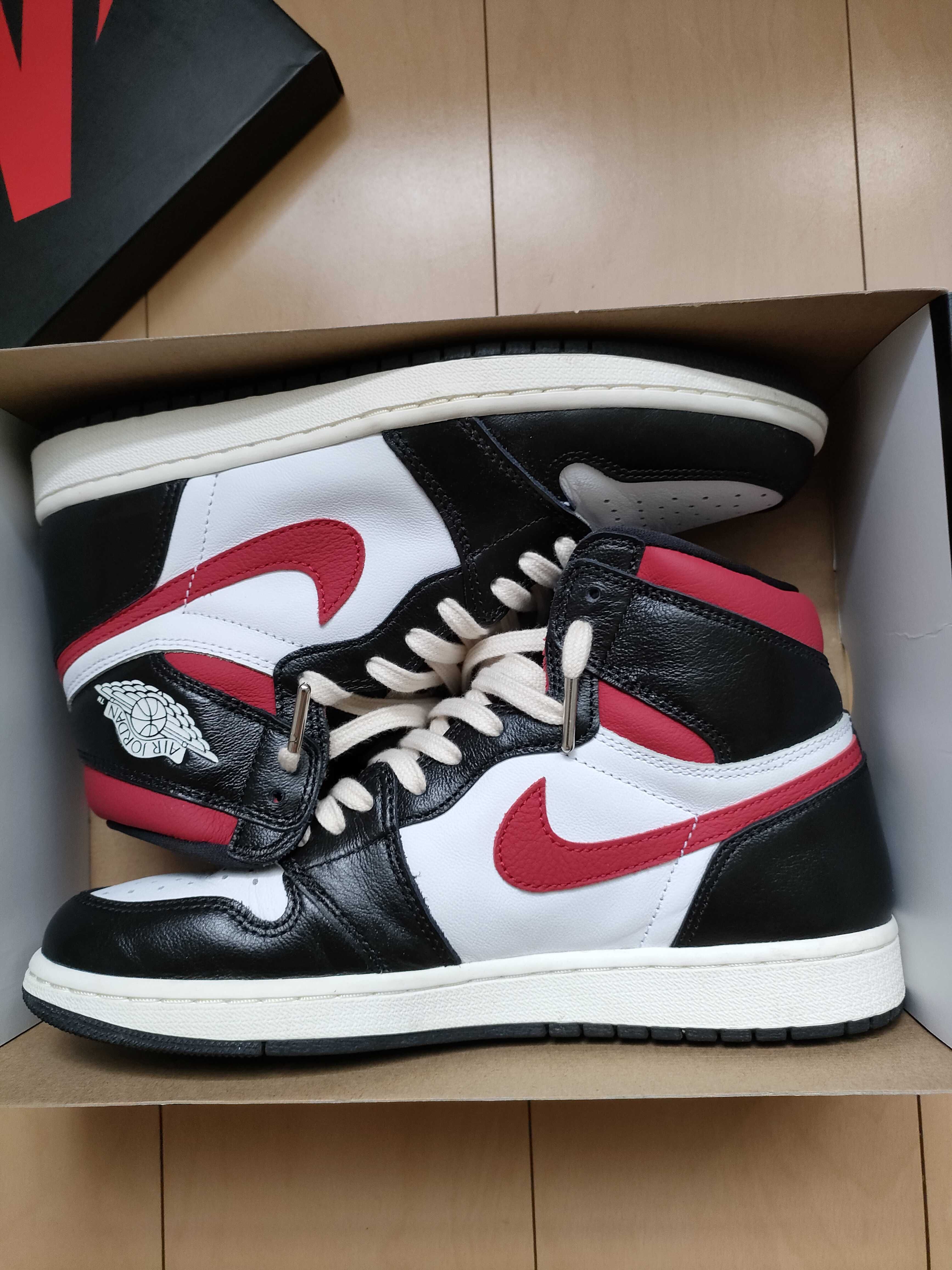 Nike Air Jordan 1 Retro High "Black/White/Sail/Gym Red"