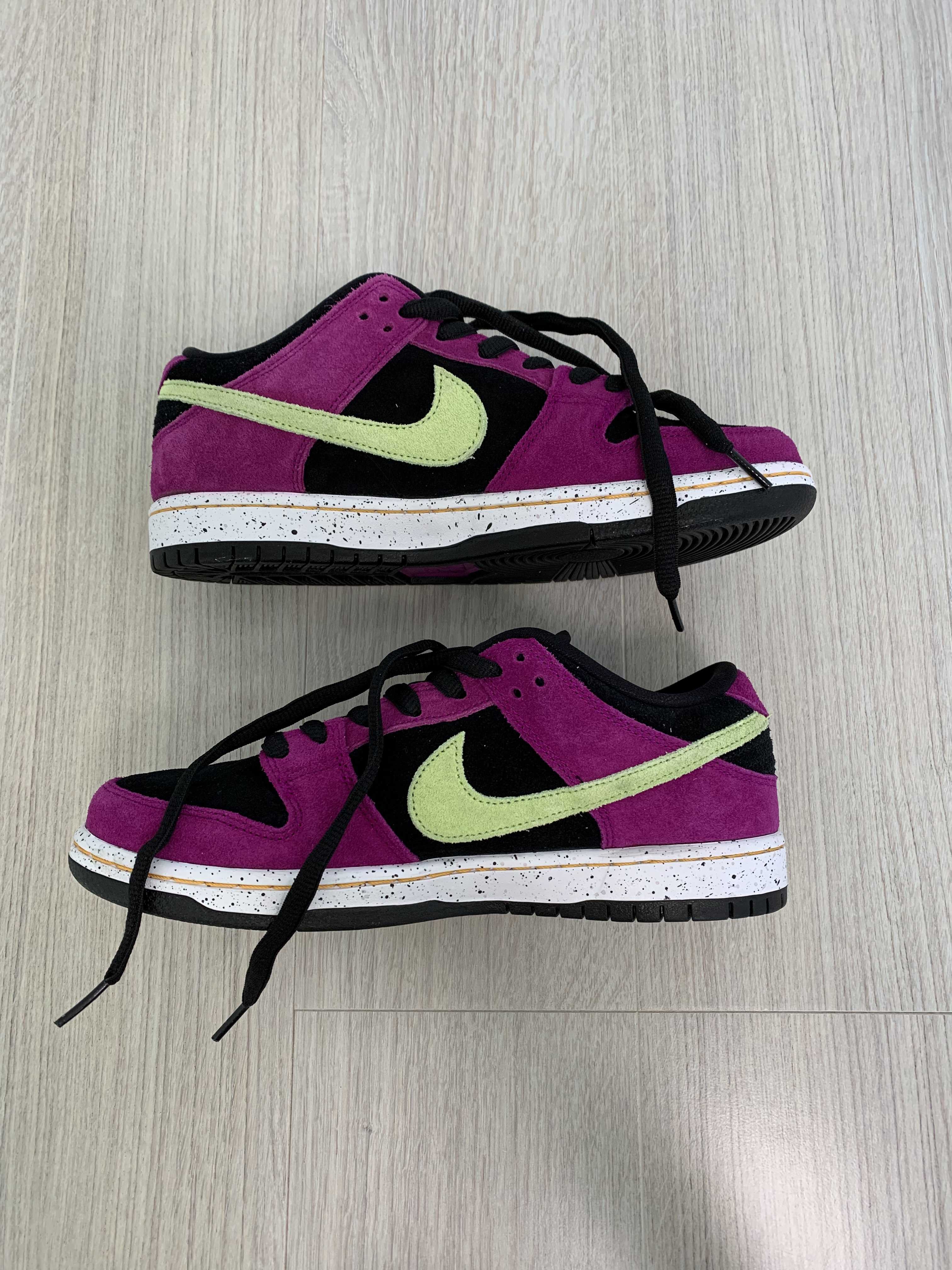 Nike SB Dunk Low "Red Plum"