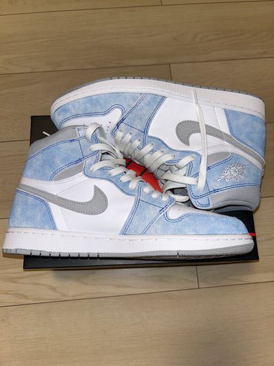 Nike Air Jordan 1 High OG "Hyper Royal"