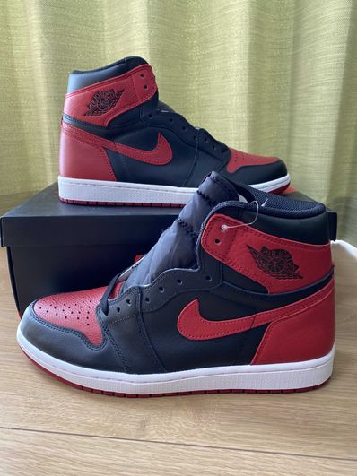 Nike Air Jordan 1 Retro High OG "Bred/Banned" (2016)