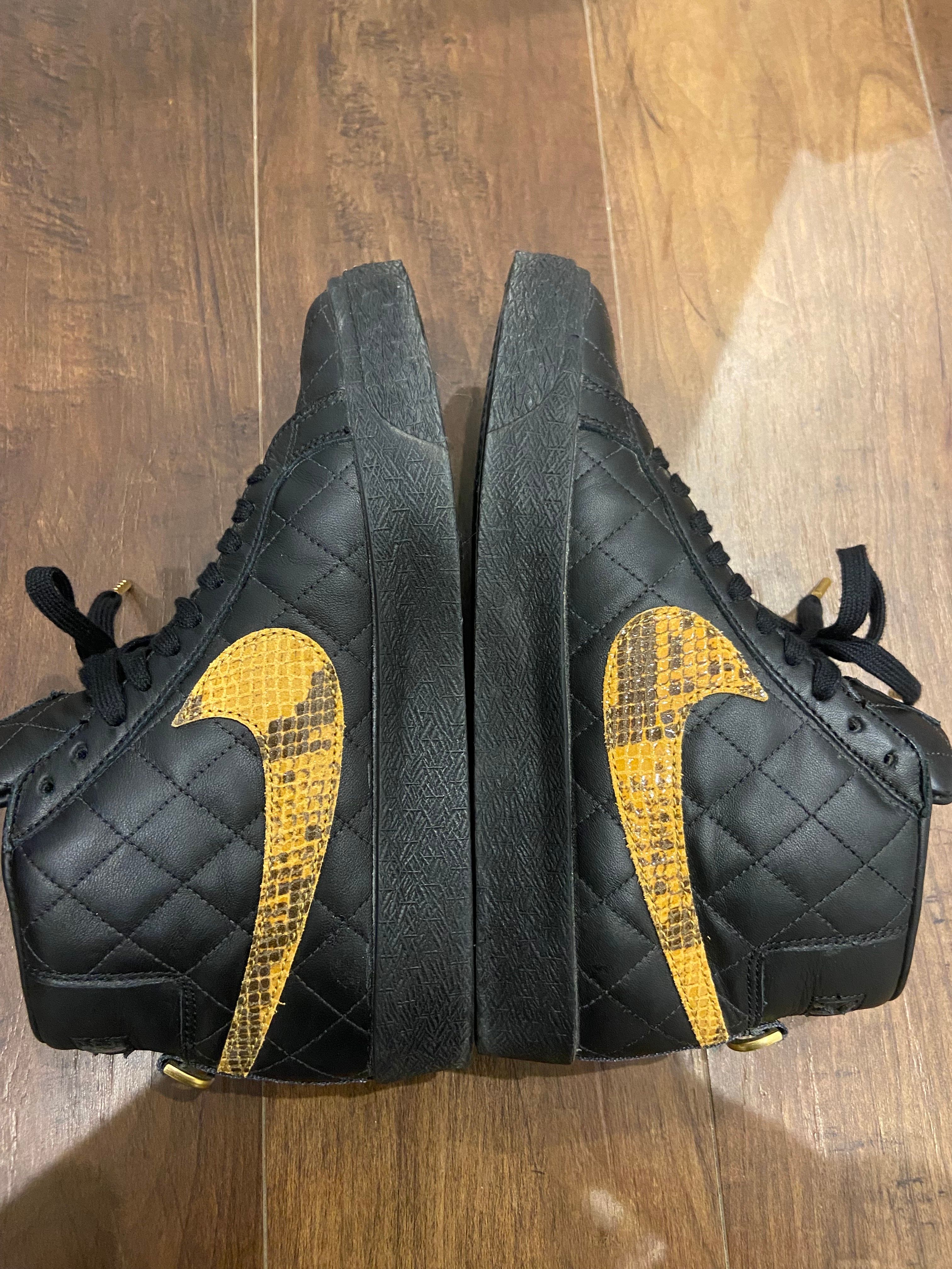 Supreme × Nike SB Blazer Mid "Black"