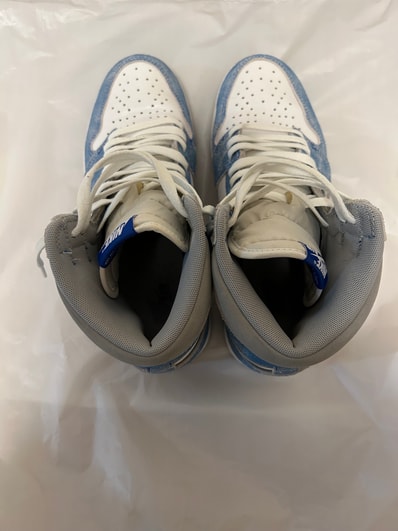 Nike Air Jordan 1 High OG "Hyper Royal"