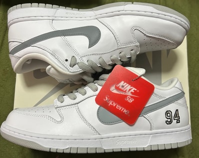 Supreme × Nike SB Dunk Low "White/Metallic Silver" (25FW Week2)