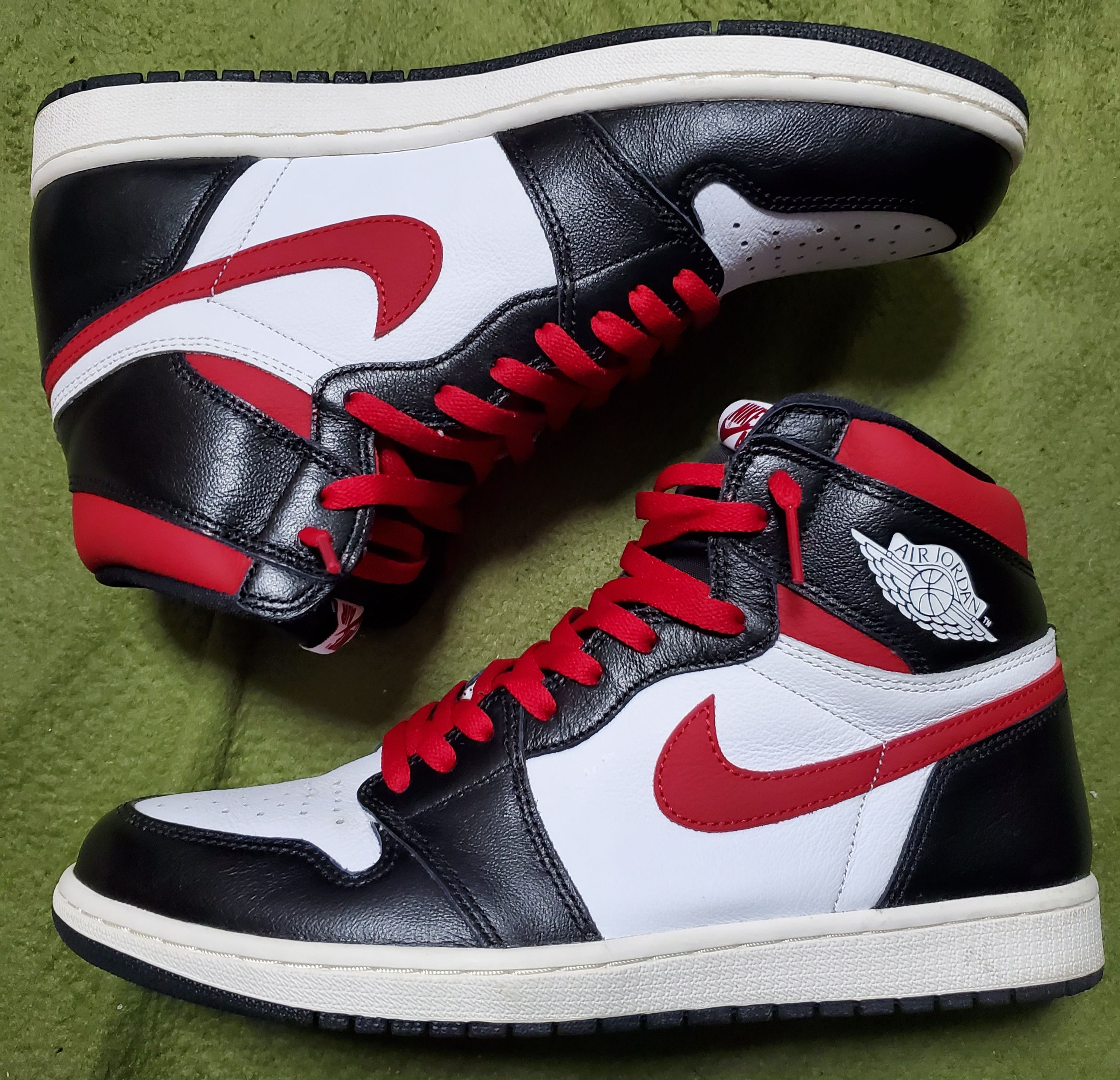 Nike Air Jordan 1 Retro High "Black/White/Sail/Gym Red"    