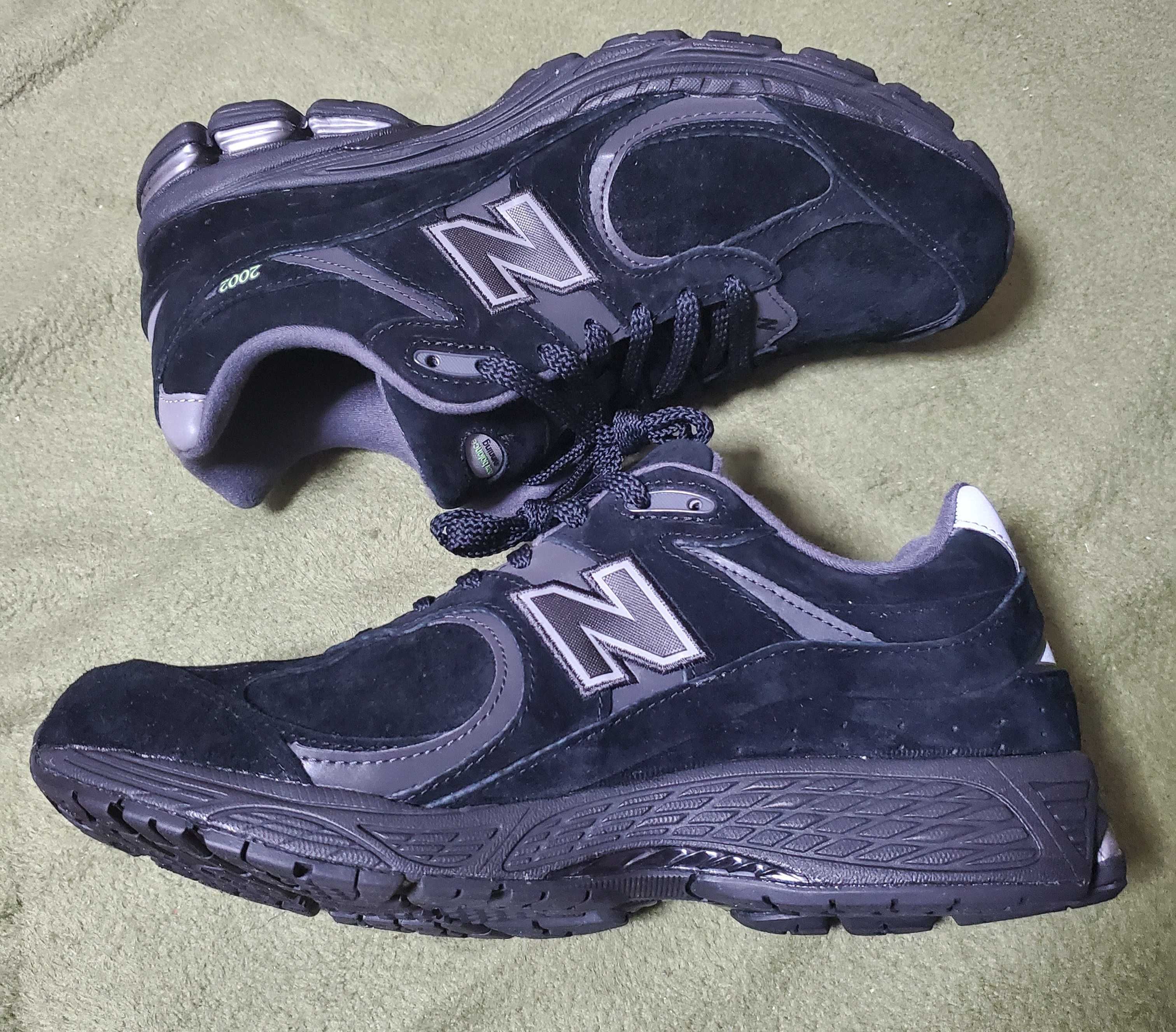 New Balance 2002R "Black"