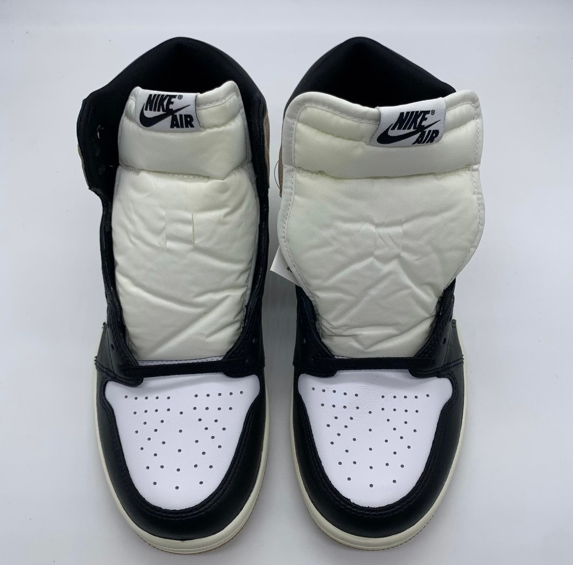 ナイキ ウィメンズ エアジョーダン1 レトロ ハイ OG "ラテ"