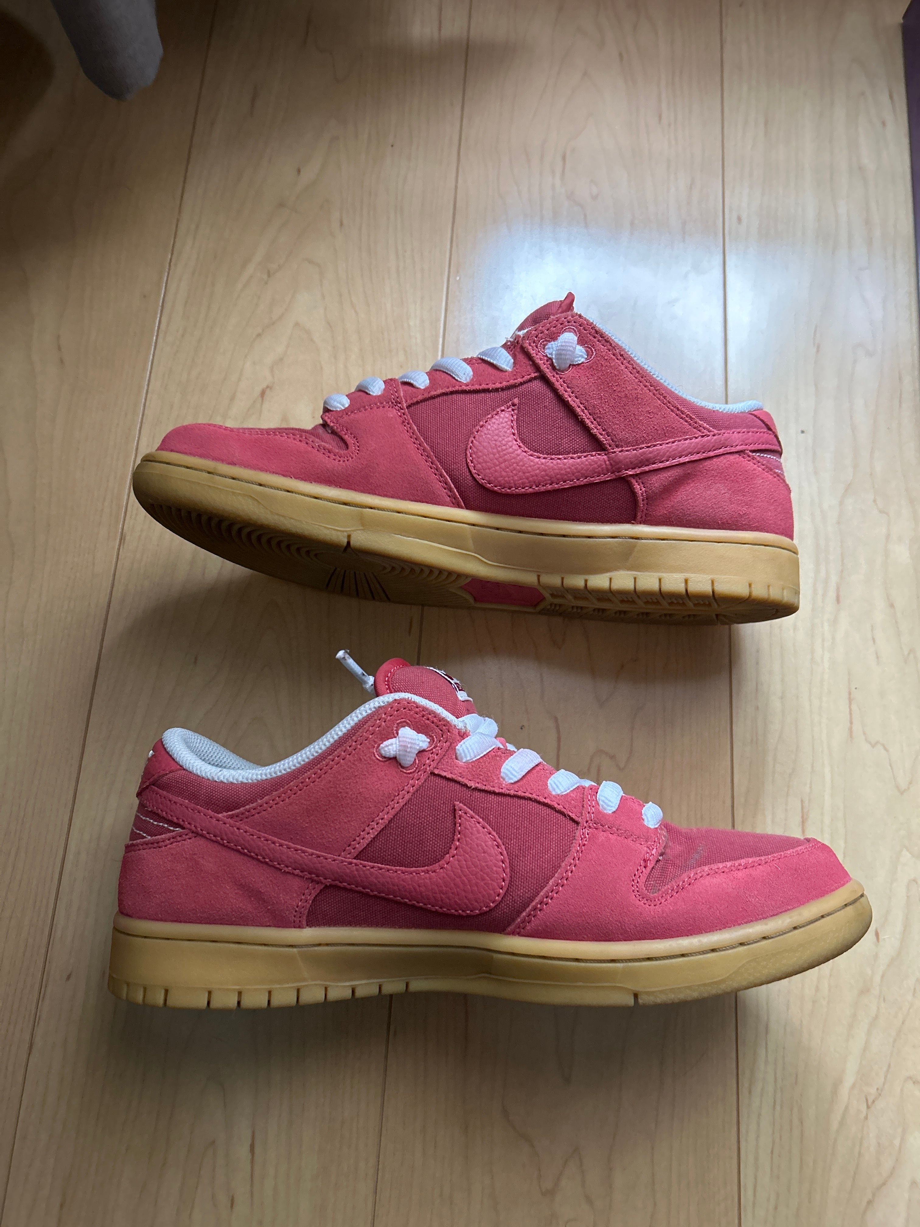 Nike SB Dunk Low "Adobe"