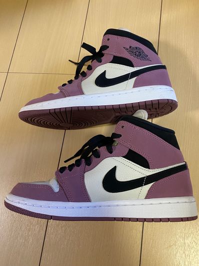 Nike Women's Air Jordan 1 Mid "Berry Pink"